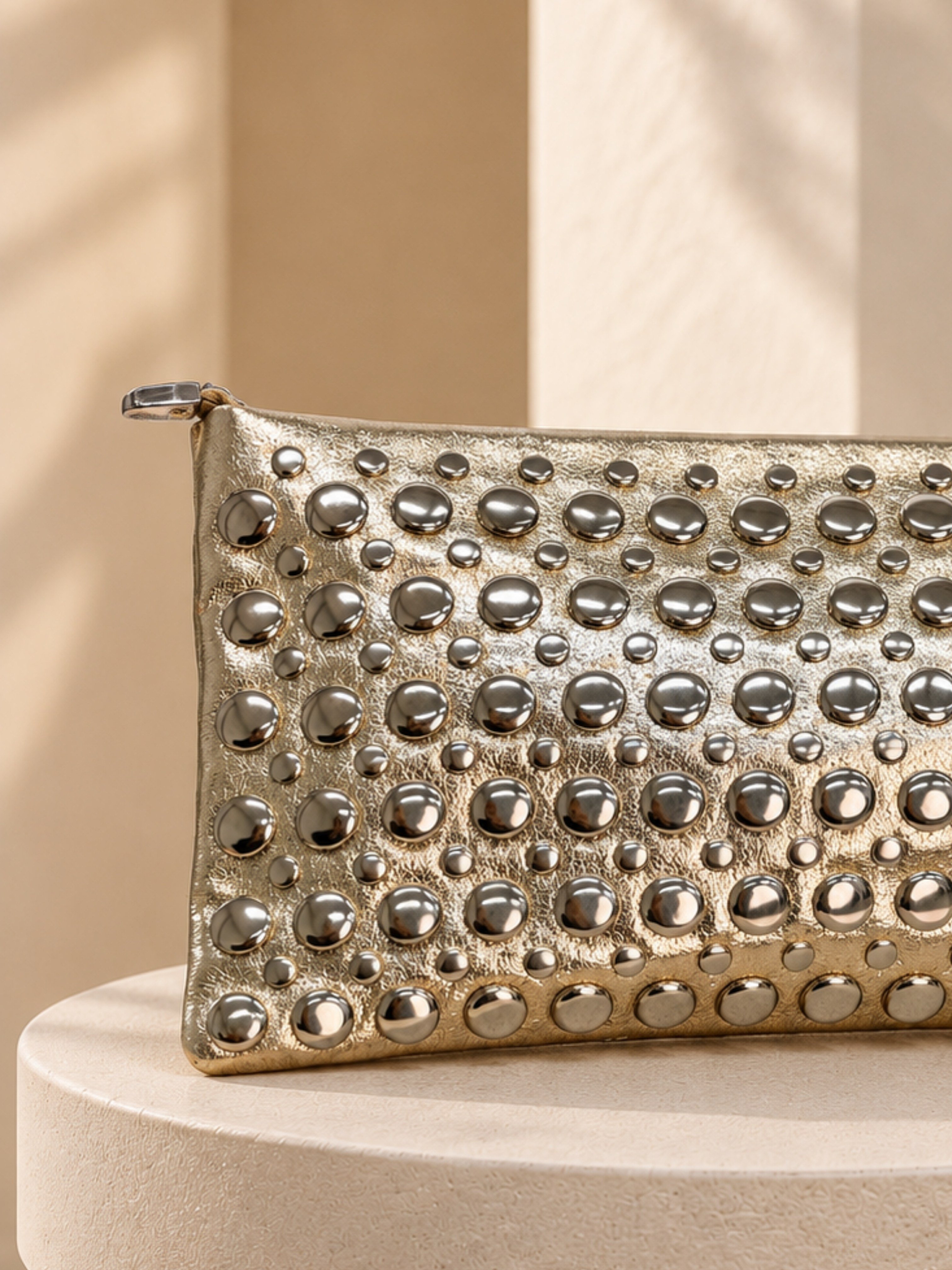 ÇANTA Zımbalı Clutch Çanta