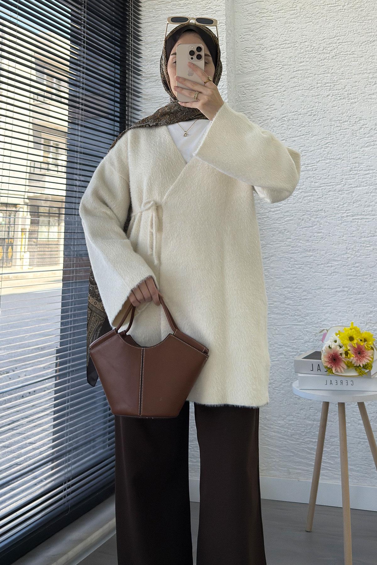 Anvelop Bağlamalı Yumoş Triko Kimono – Ekru