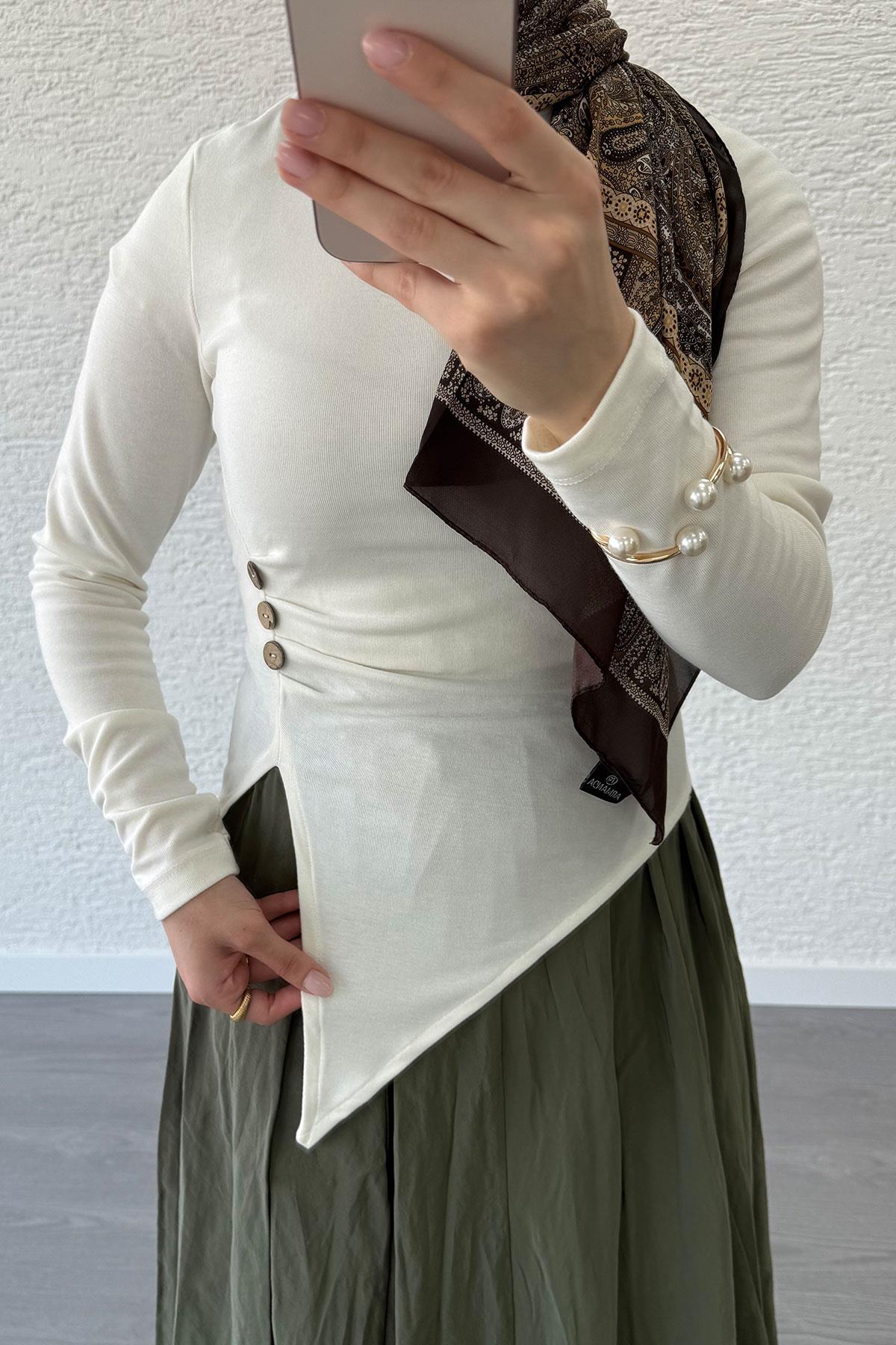 Asimetrik Kesim 3 Düğmeli Bluz-Ekru