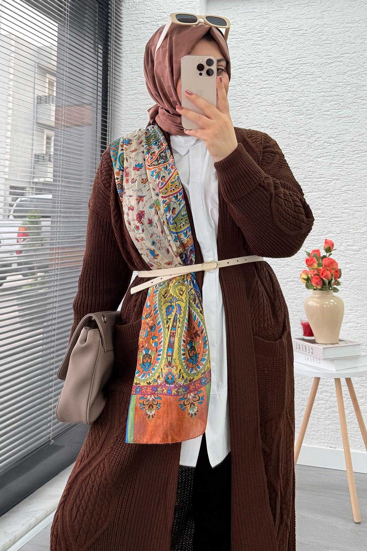 Baklava Desen Uzun Triko Kadın Hırka – Kahverengi