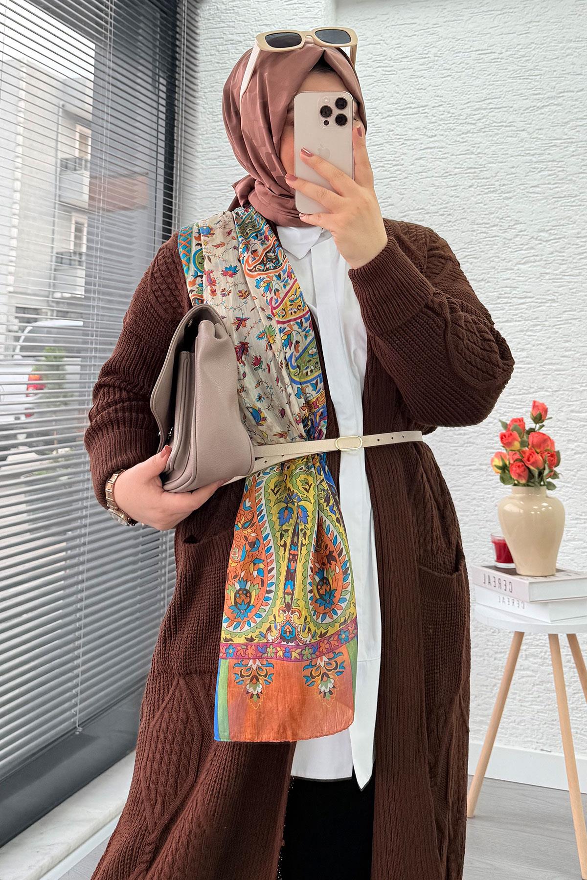 Baklava Desen Uzun Triko Kadın Hırka – Kahverengi