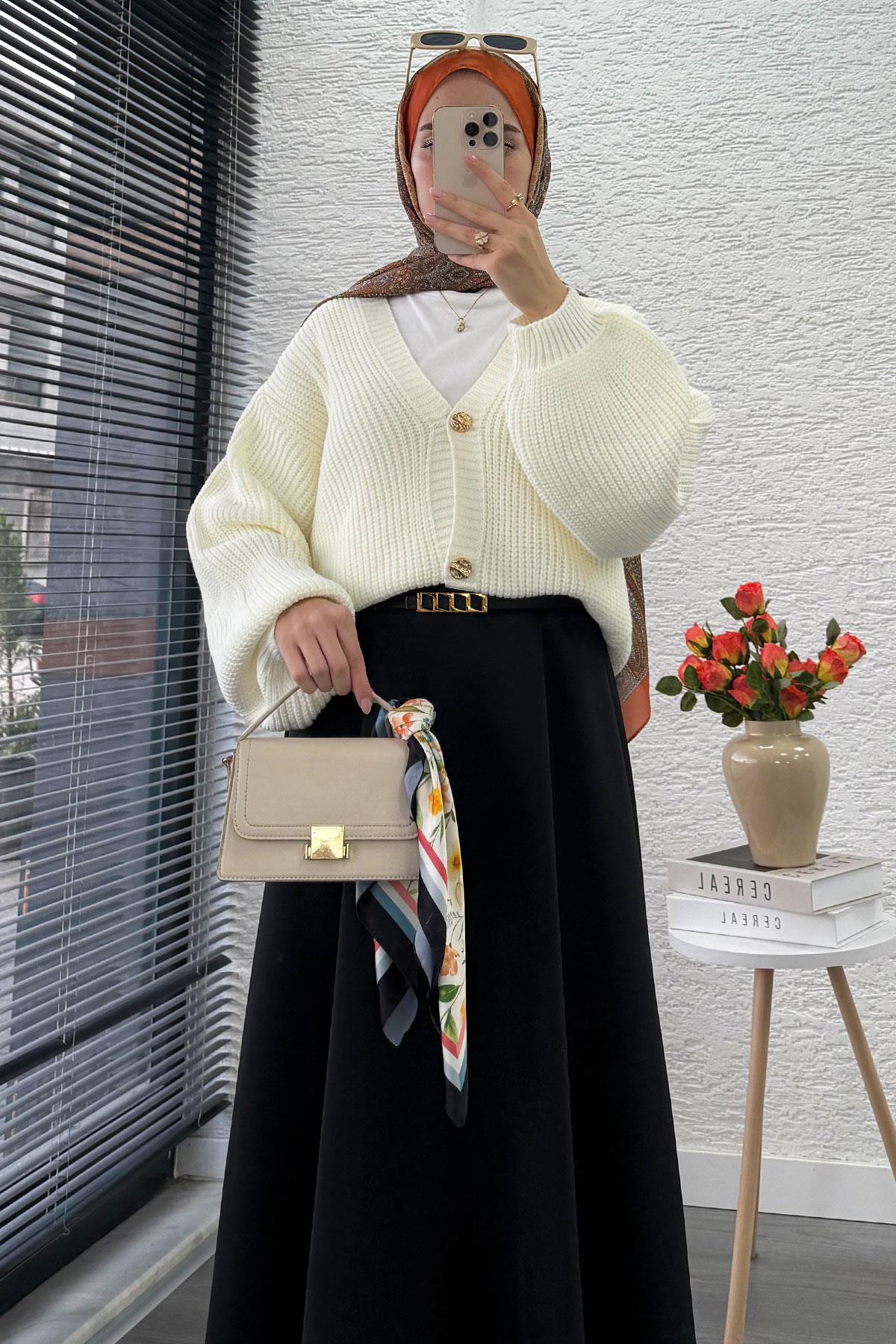 Balon Kol Gold Düğmeli Triko Hırka – Ekru