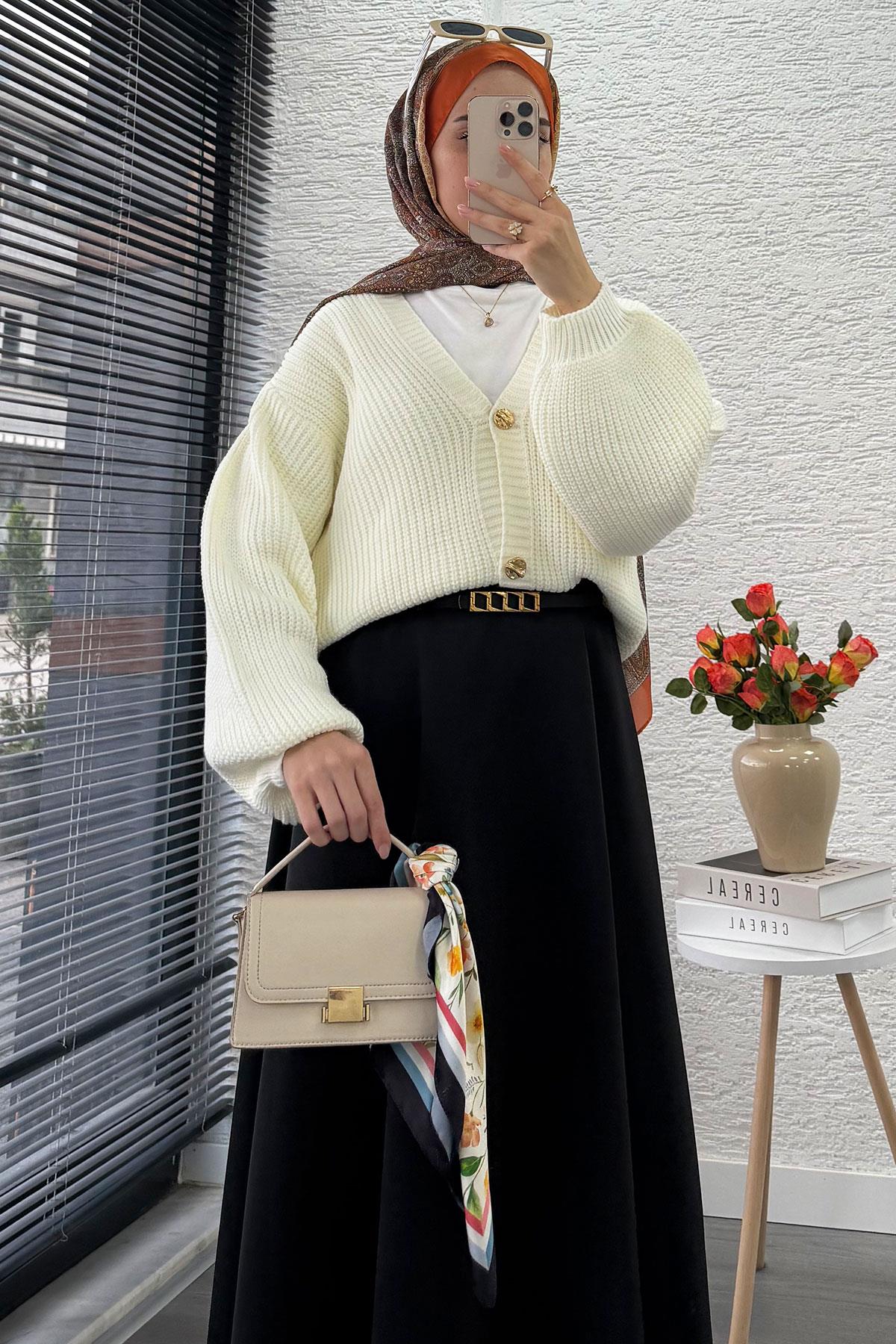 Balon Kol Gold Düğmeli Triko Hırka – Ekru