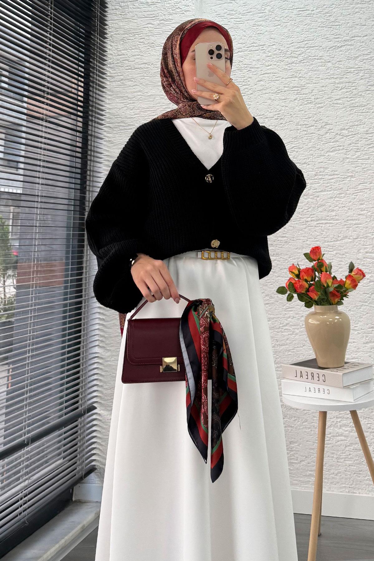 Balon Kol Gold Düğmeli Triko Hırka – Siyah