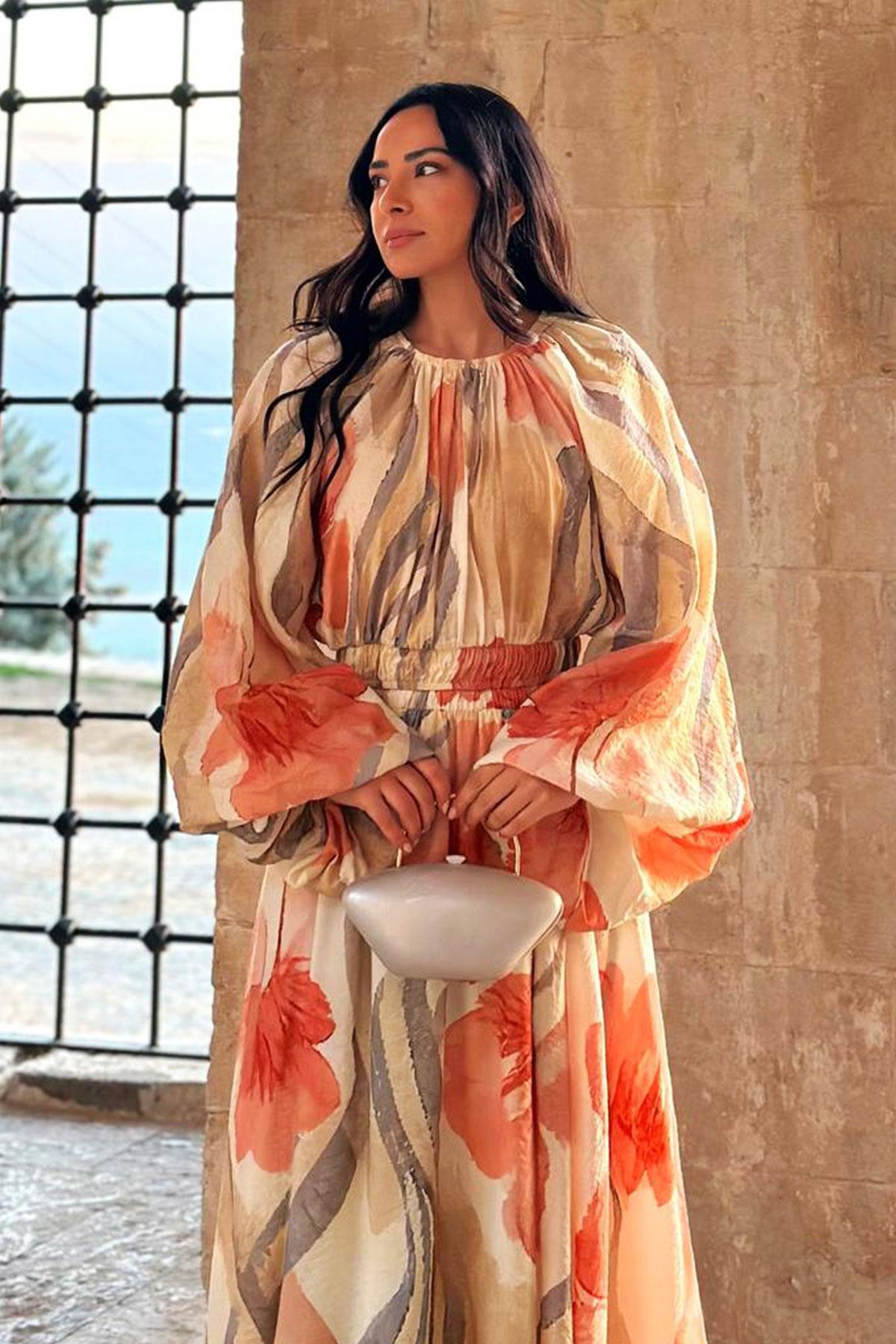 Çiçek Desenli  Etekli Takım-Bej