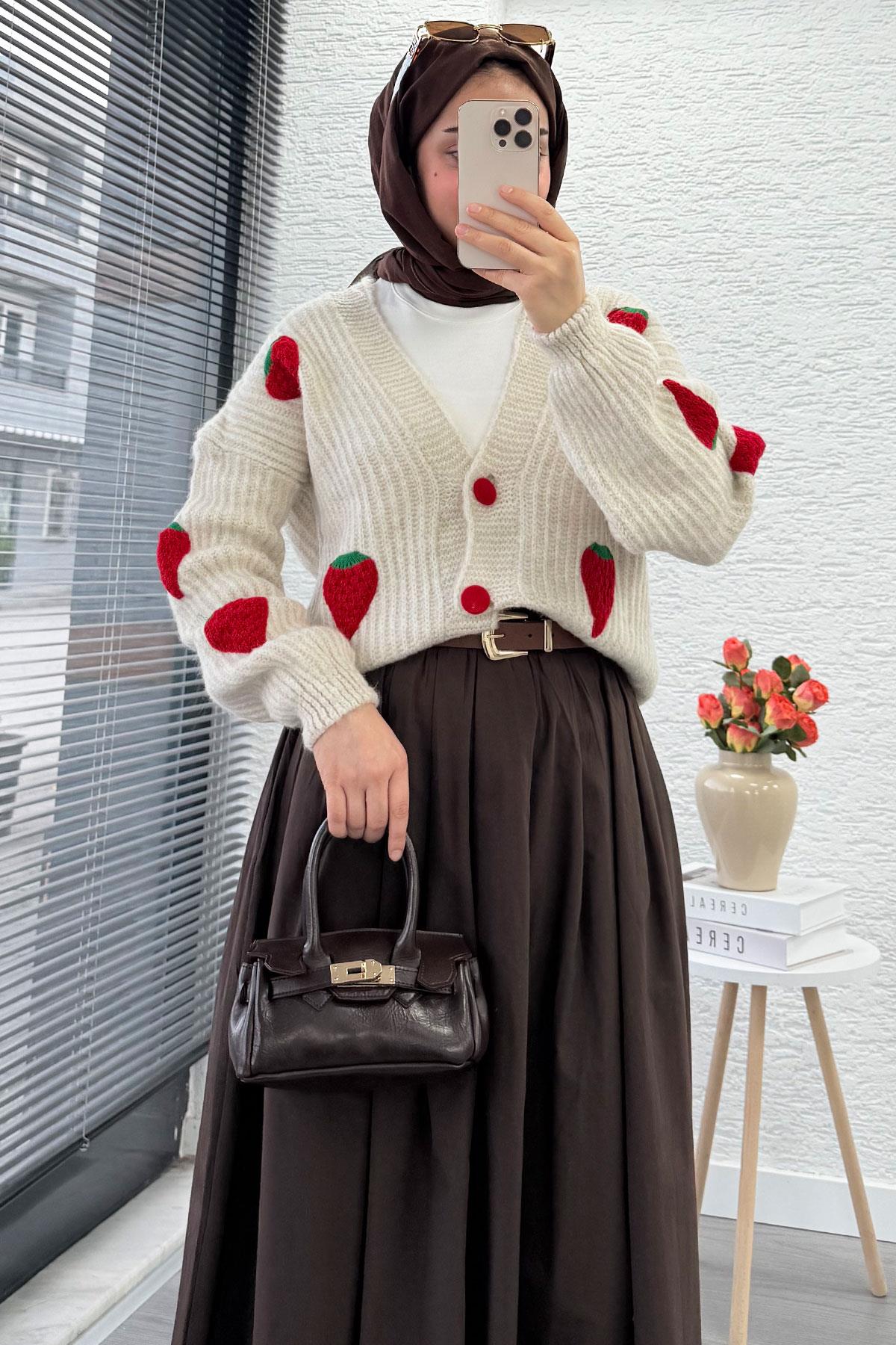 Çilek Desenli Kısa Oversize Triko Hırka – Taş