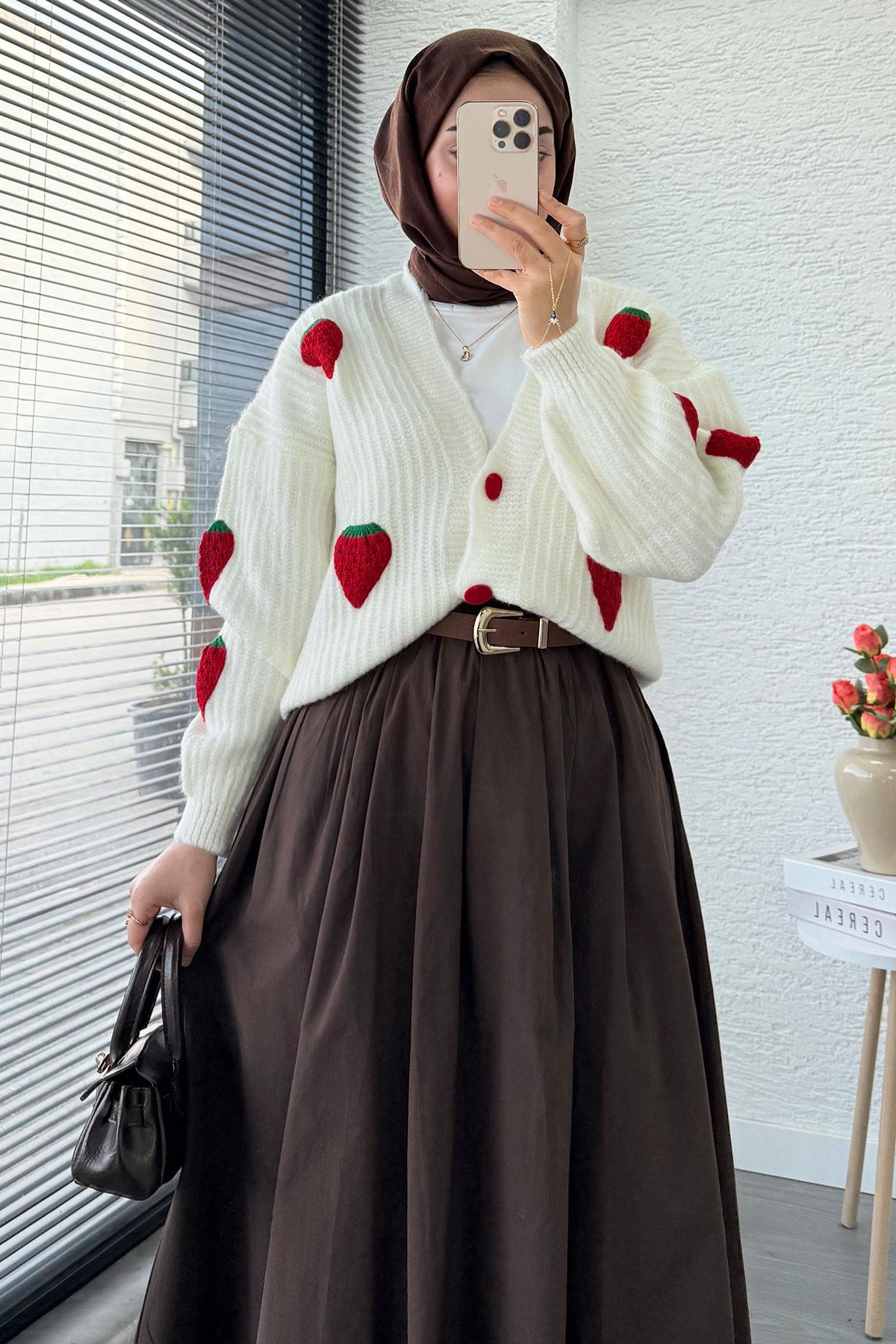 Çilek Desenli Kısa Oversize Triko Hırka – Ekru