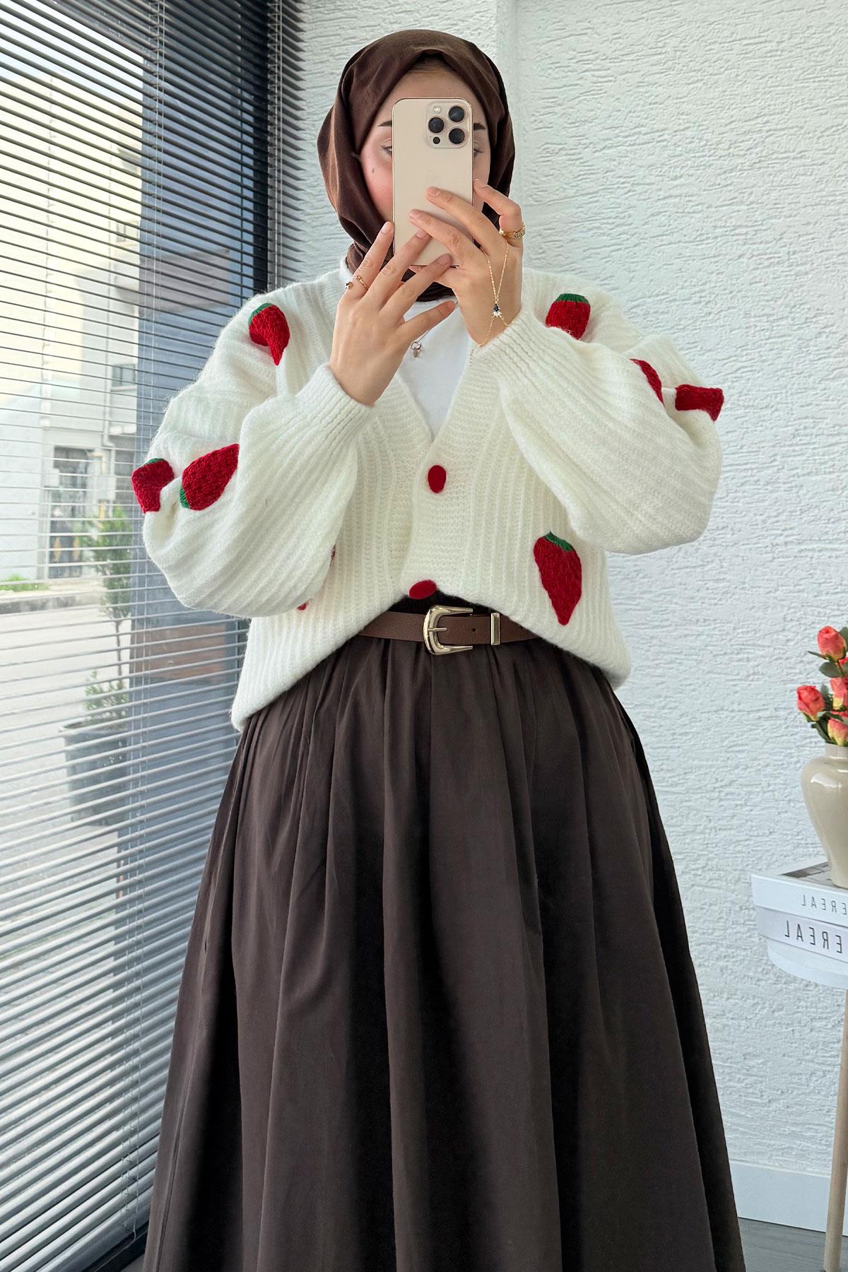 Çilek Desenli Kısa Oversize Triko Hırka – Ekru