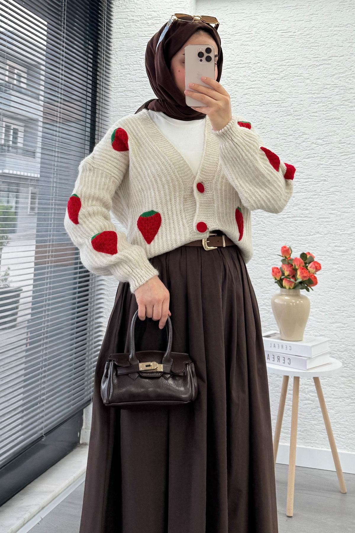 Çilek Desenli Kısa Oversize Triko Hırka – Taş