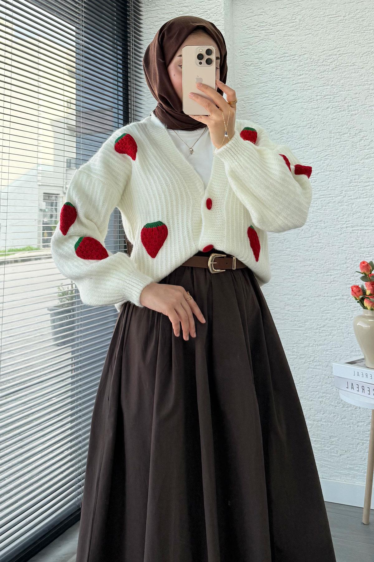 Çilek Desenli Kısa Oversize Triko Hırka – Ekru