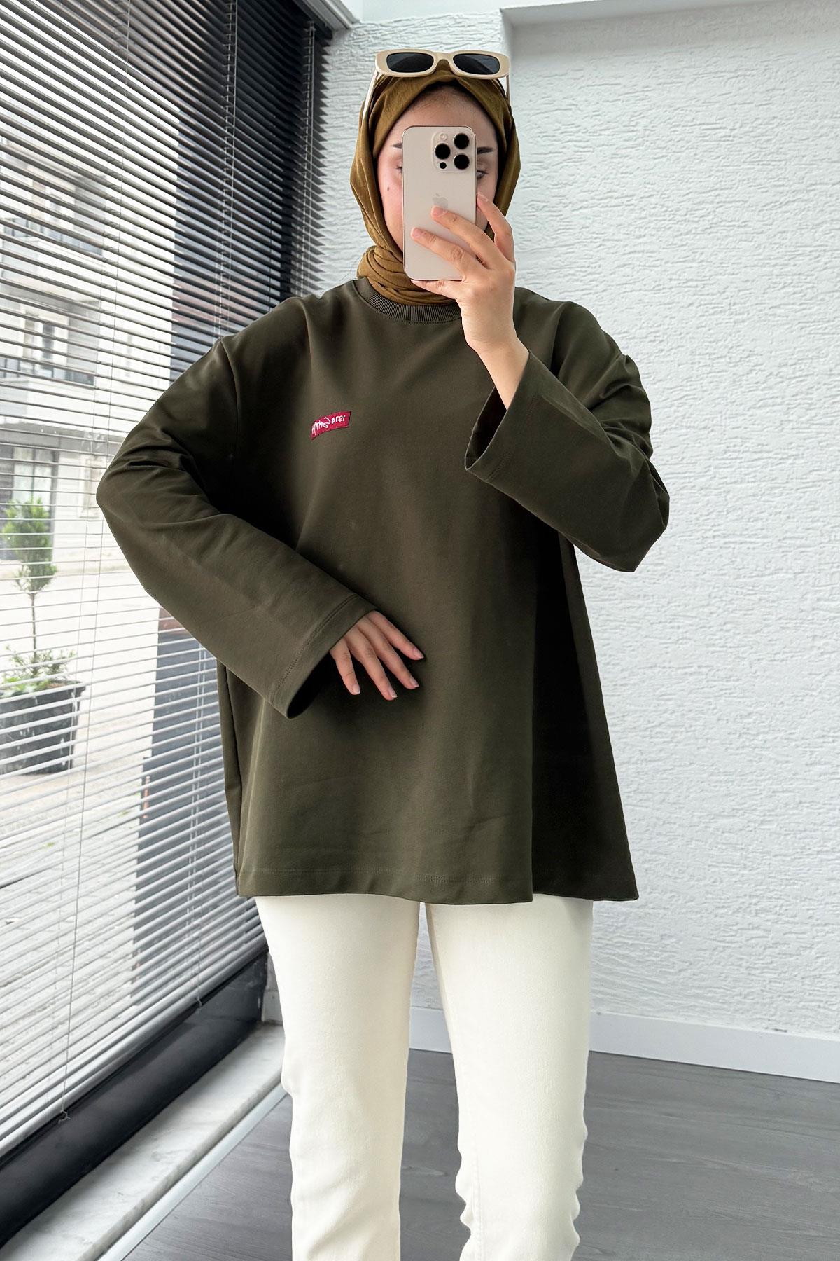 Etiket Detaylı Oversize Kadın Sweat – Haki