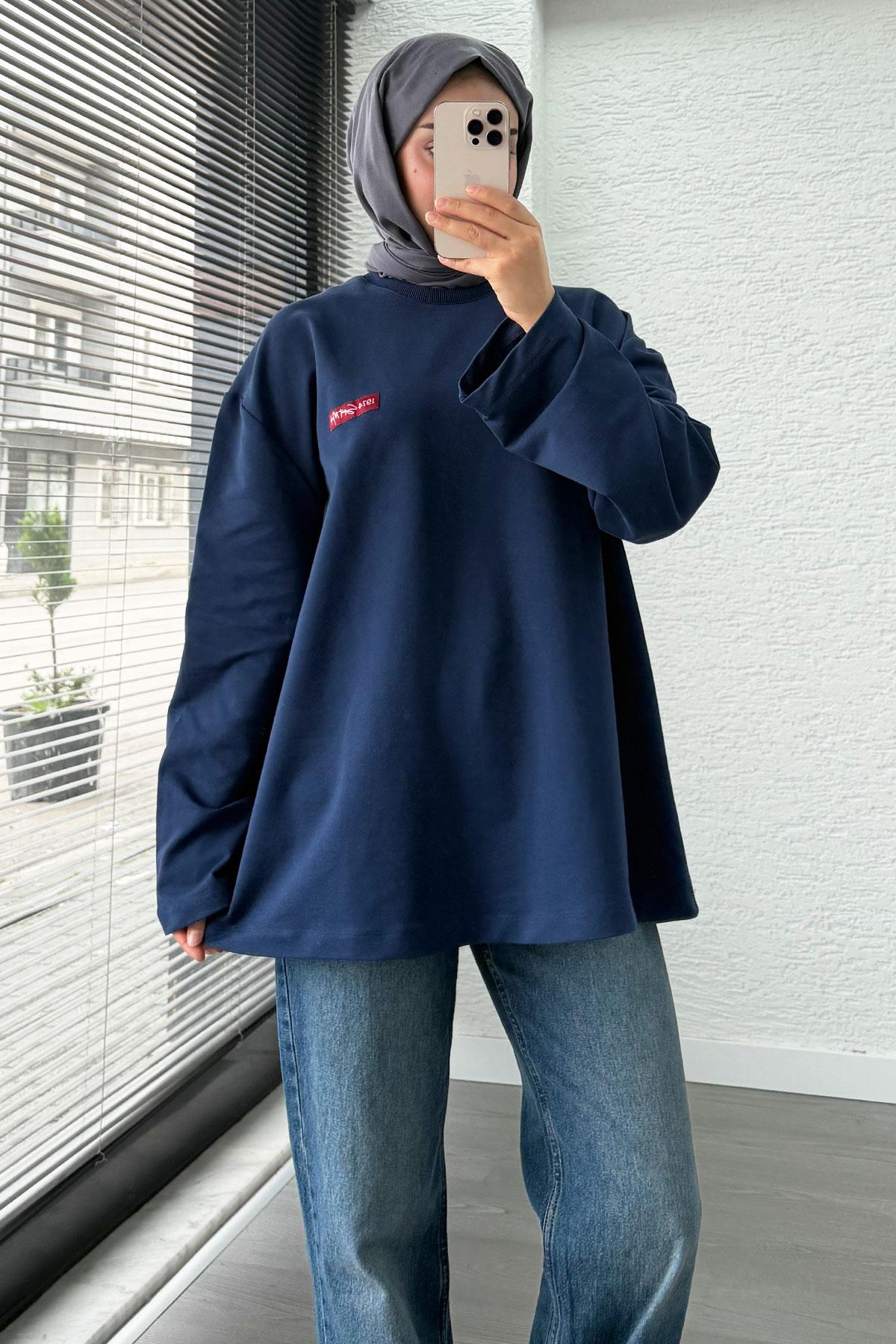 Etiket Detaylı Oversize Kadın Sweat – İndigo