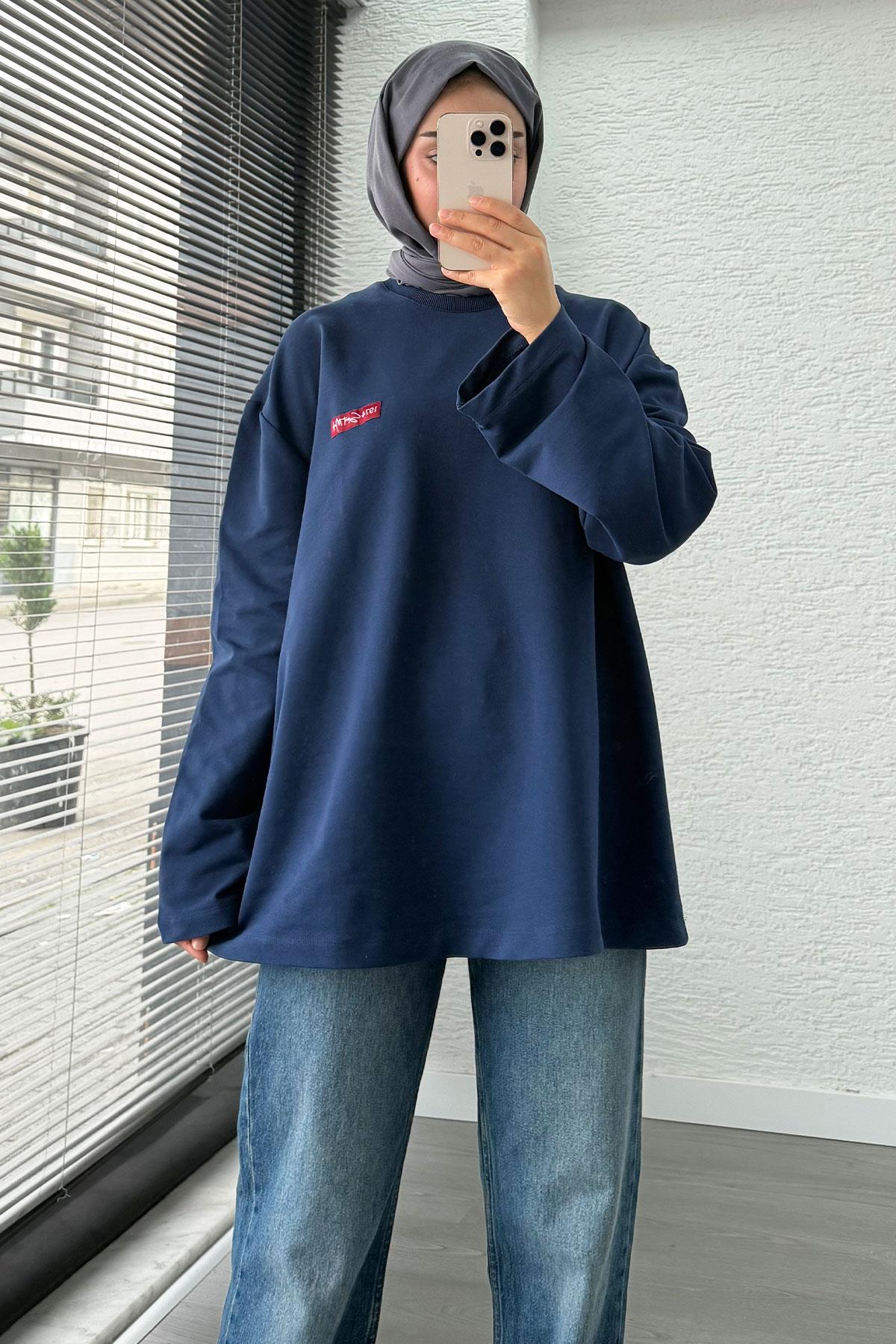 Etiket Detaylı Oversize Kadın Sweat – İndigo