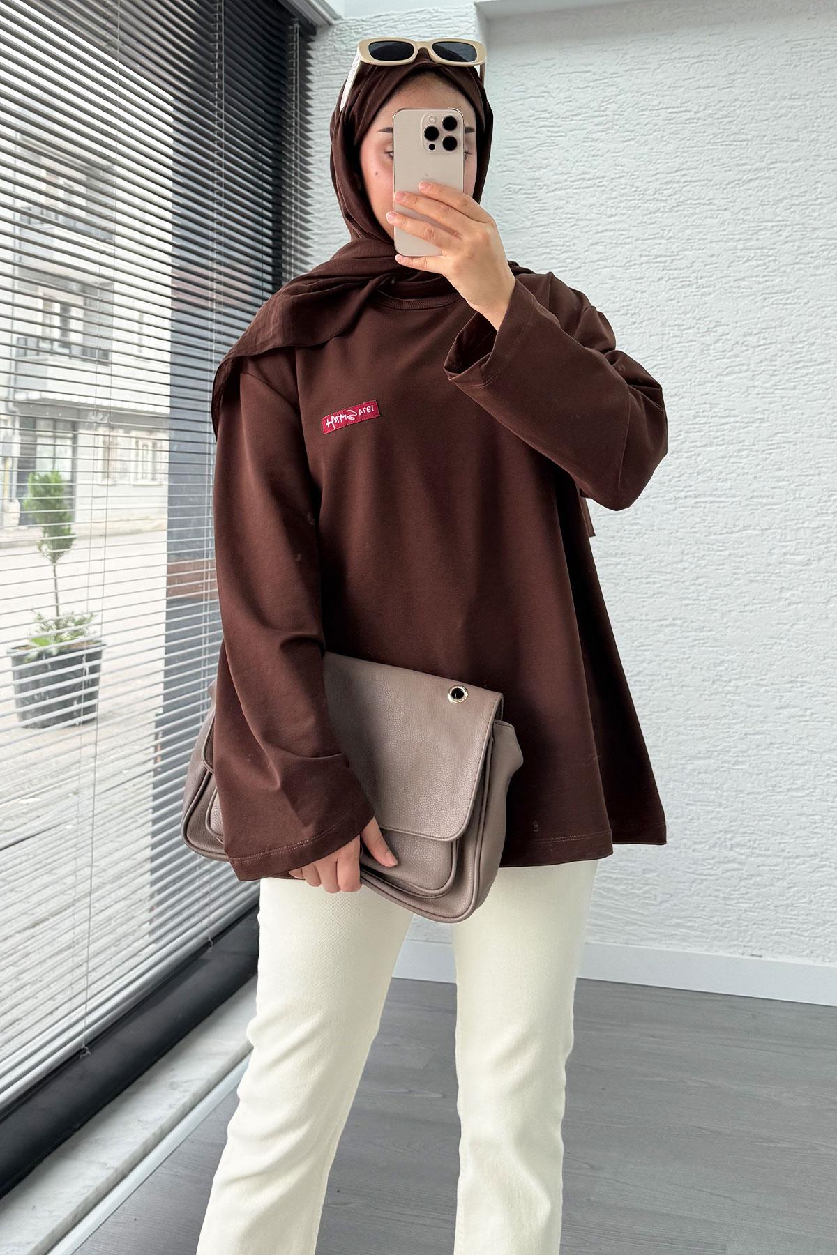 Etiket Detaylı Oversize Kadın Sweat – Kahverengi