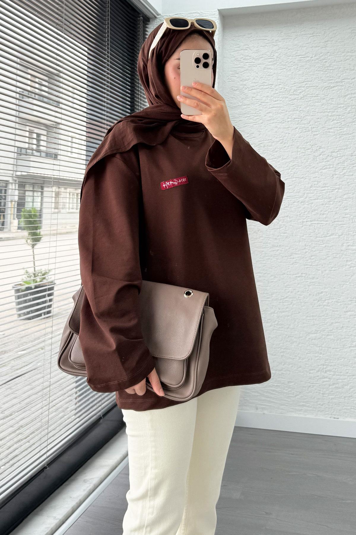 Etiket Detaylı Oversize Kadın Sweat – Kahverengi