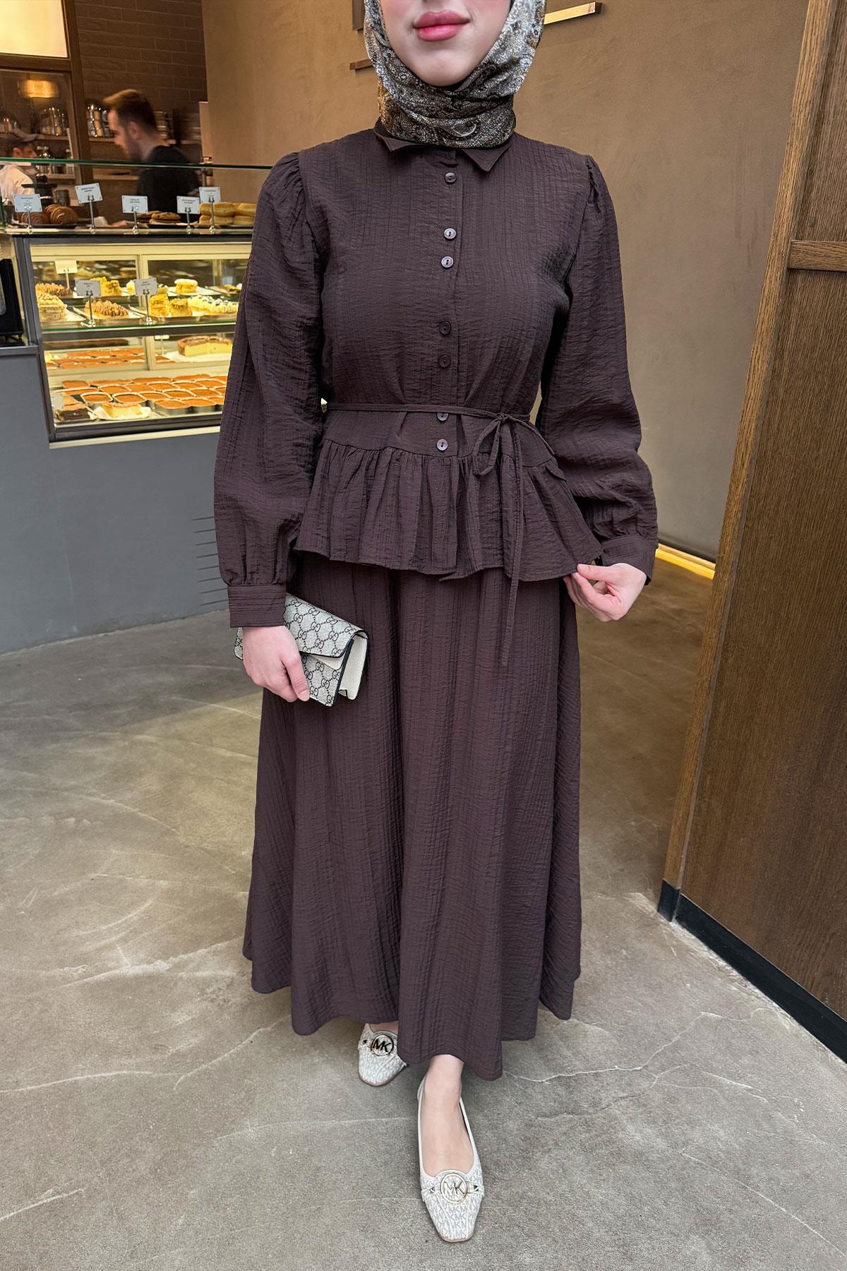 Fırfır Detaylı Gömlekli Gofre Etekli İkili Takım - Kahverengi