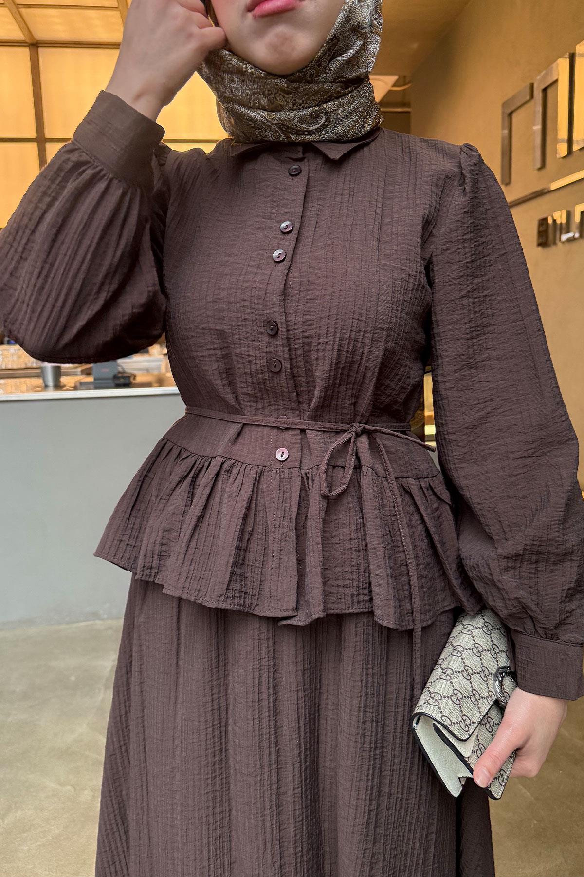 Fırfır Detaylı Gömlekli Gofre Etekli İkili Takım - Kahverengi