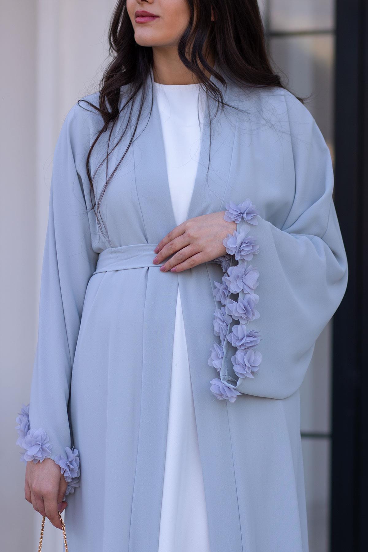 Gri Kolu Çiçek Detaylı Zahra Abaya