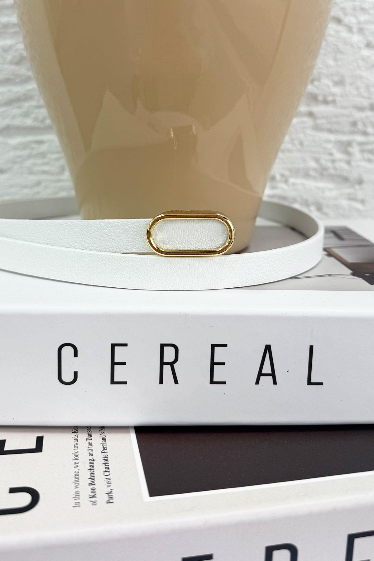 İnce Oval Tokalı Minimal Kadın Deri Kemer – Beyaz