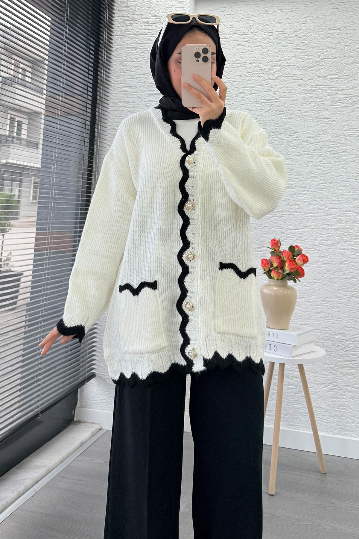 İnci Düğmeli Oversize Triko Hırka – Beyaz