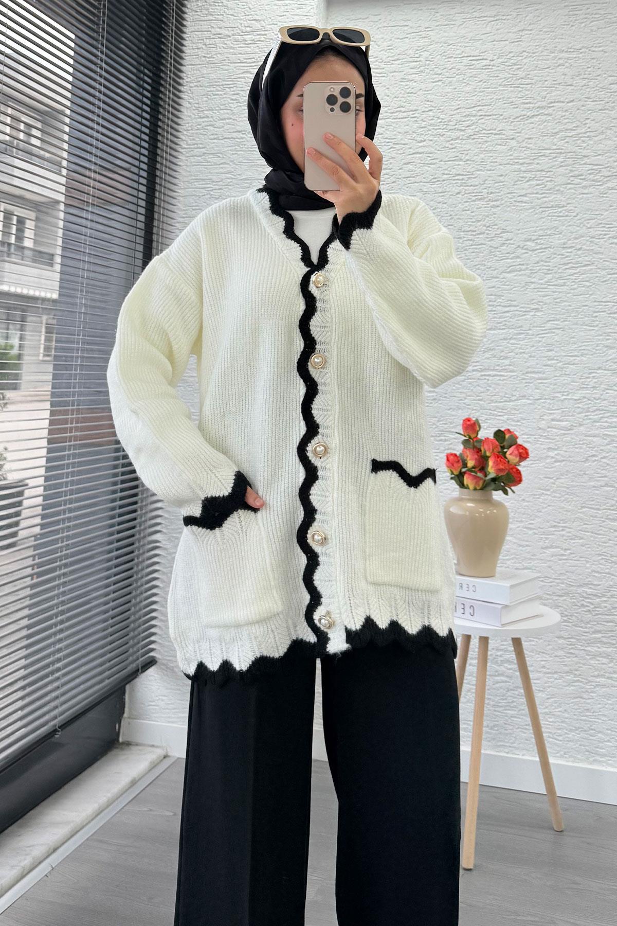 İnci Düğmeli Oversize Triko Hırka – Beyaz