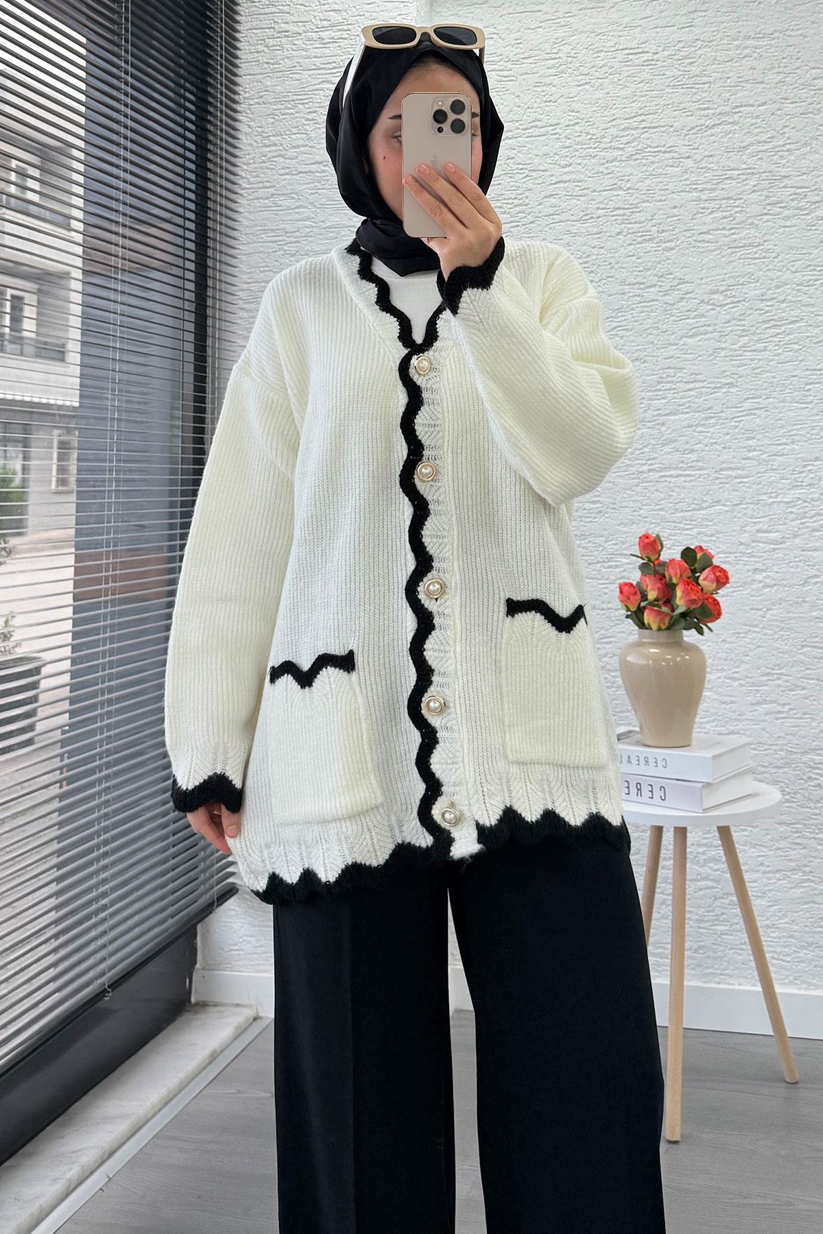 İnci Düğmeli Oversize Triko Hırka – Beyaz