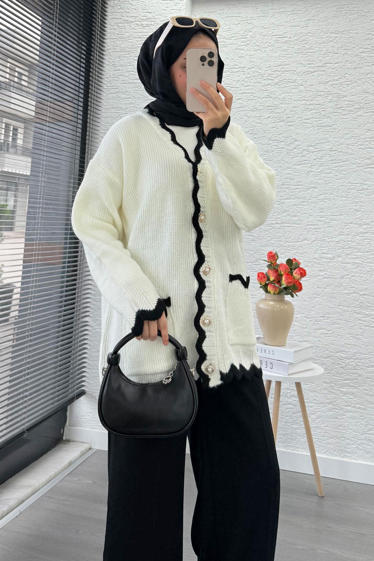 İnci Düğmeli Oversize Triko Hırka – Beyaz