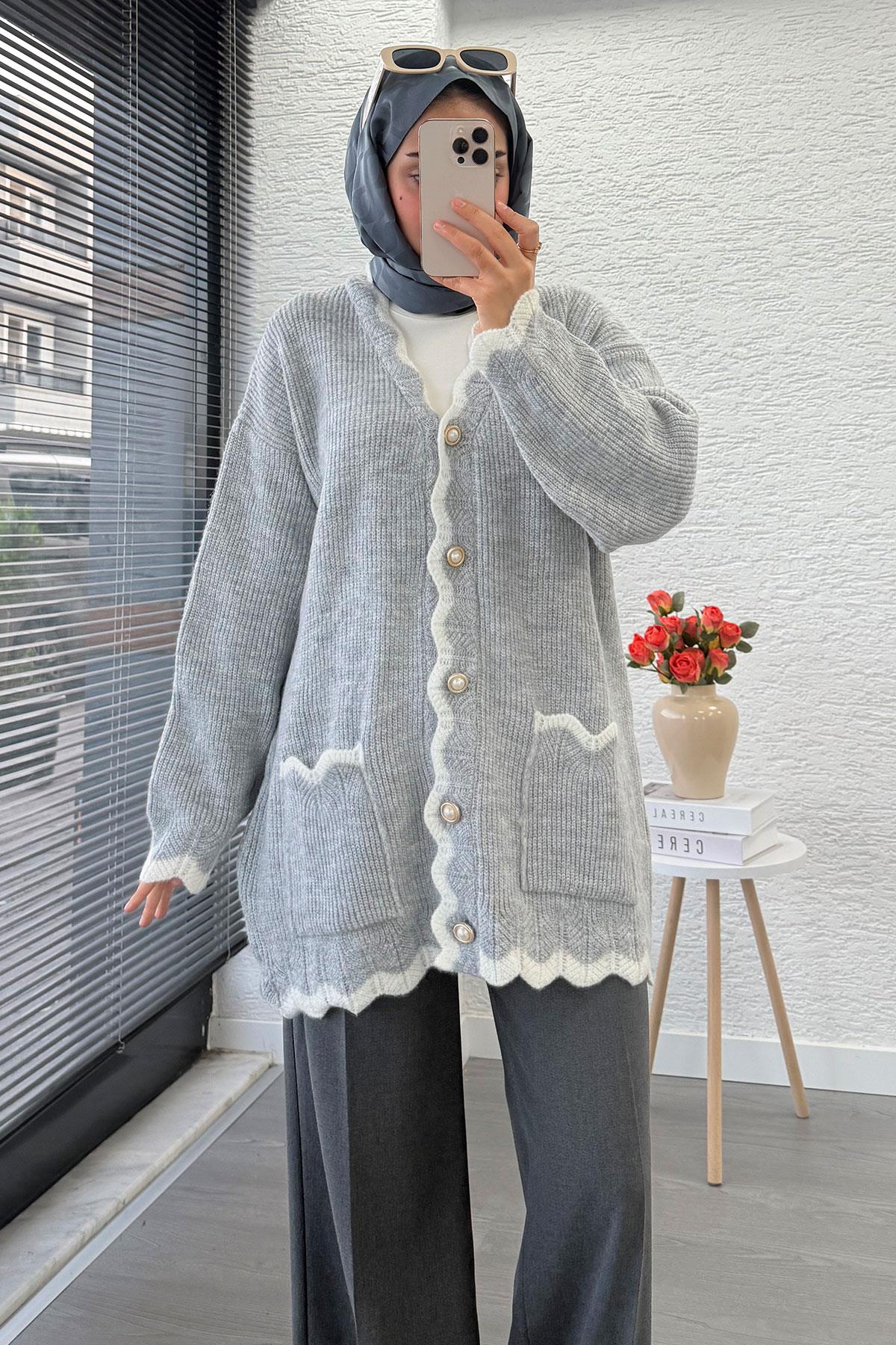 İnci Düğmeli Oversize Triko Hırka – Gri