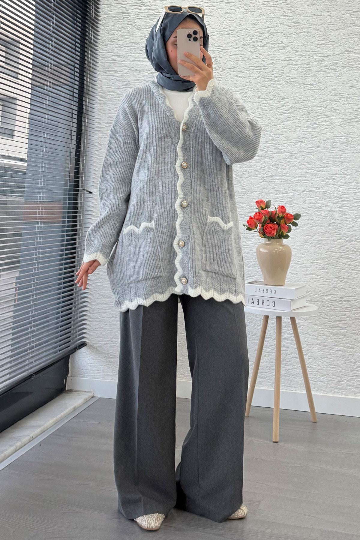 İnci Düğmeli Oversize Triko Hırka – Gri