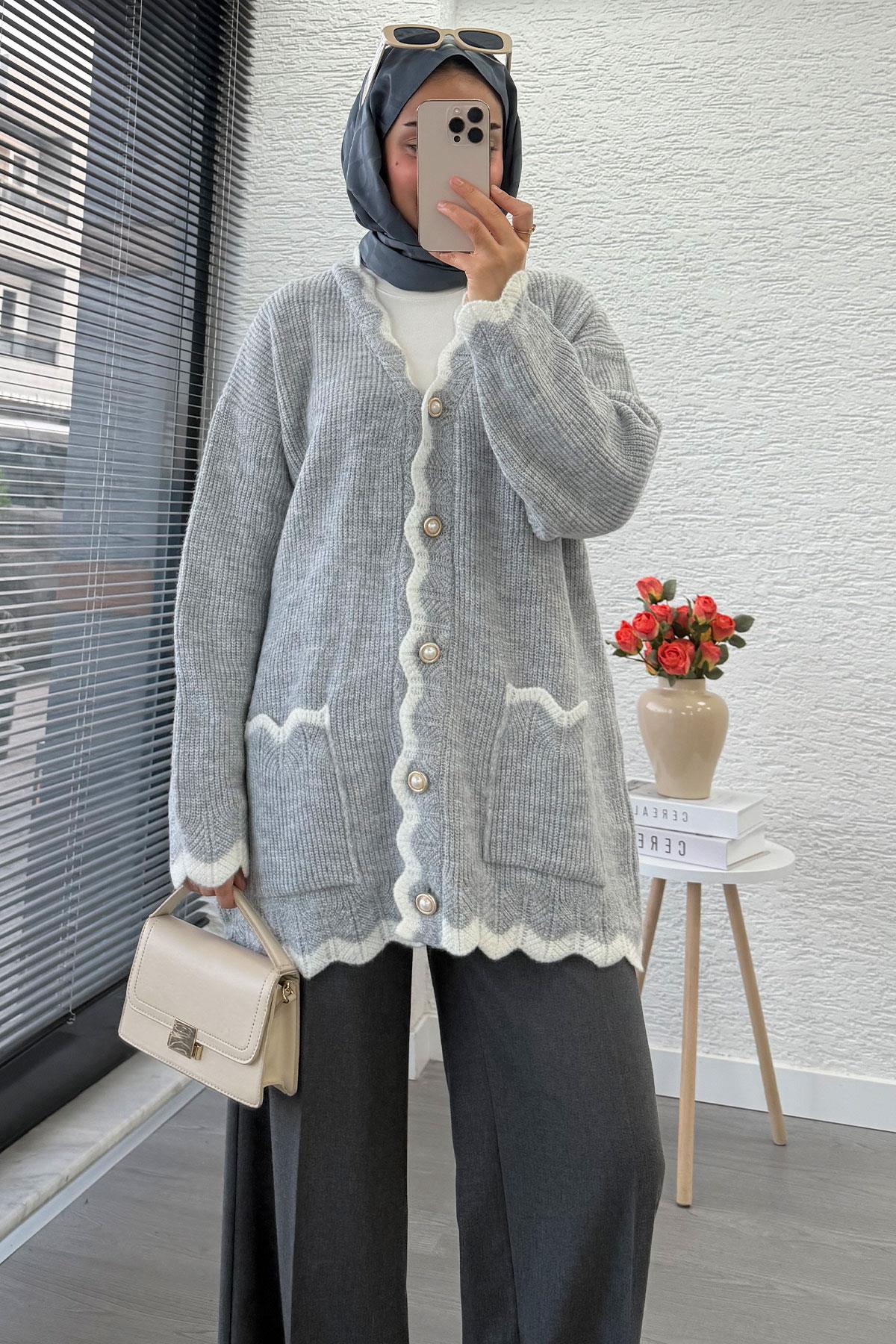 İnci Düğmeli Oversize Triko Hırka – Gri