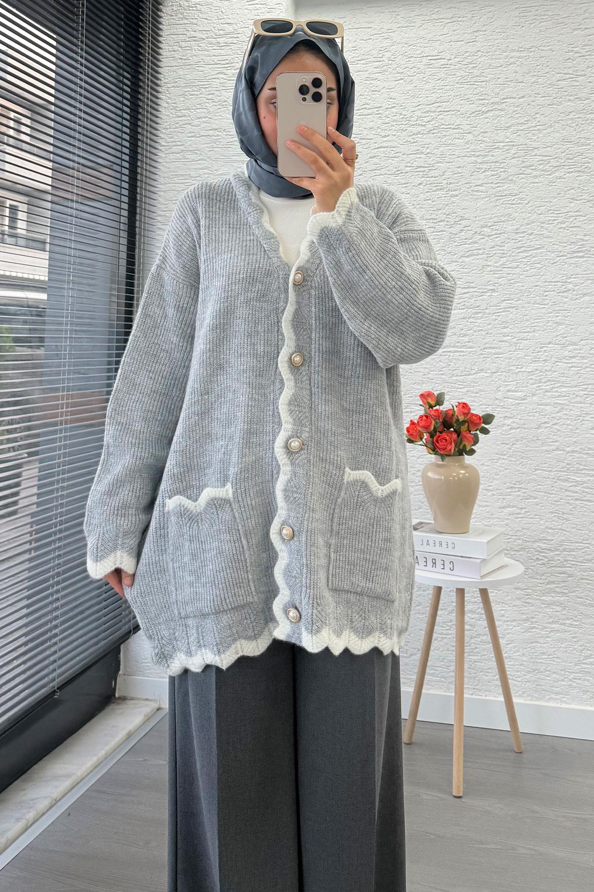 İnci Düğmeli Oversize Triko Hırka – Gri