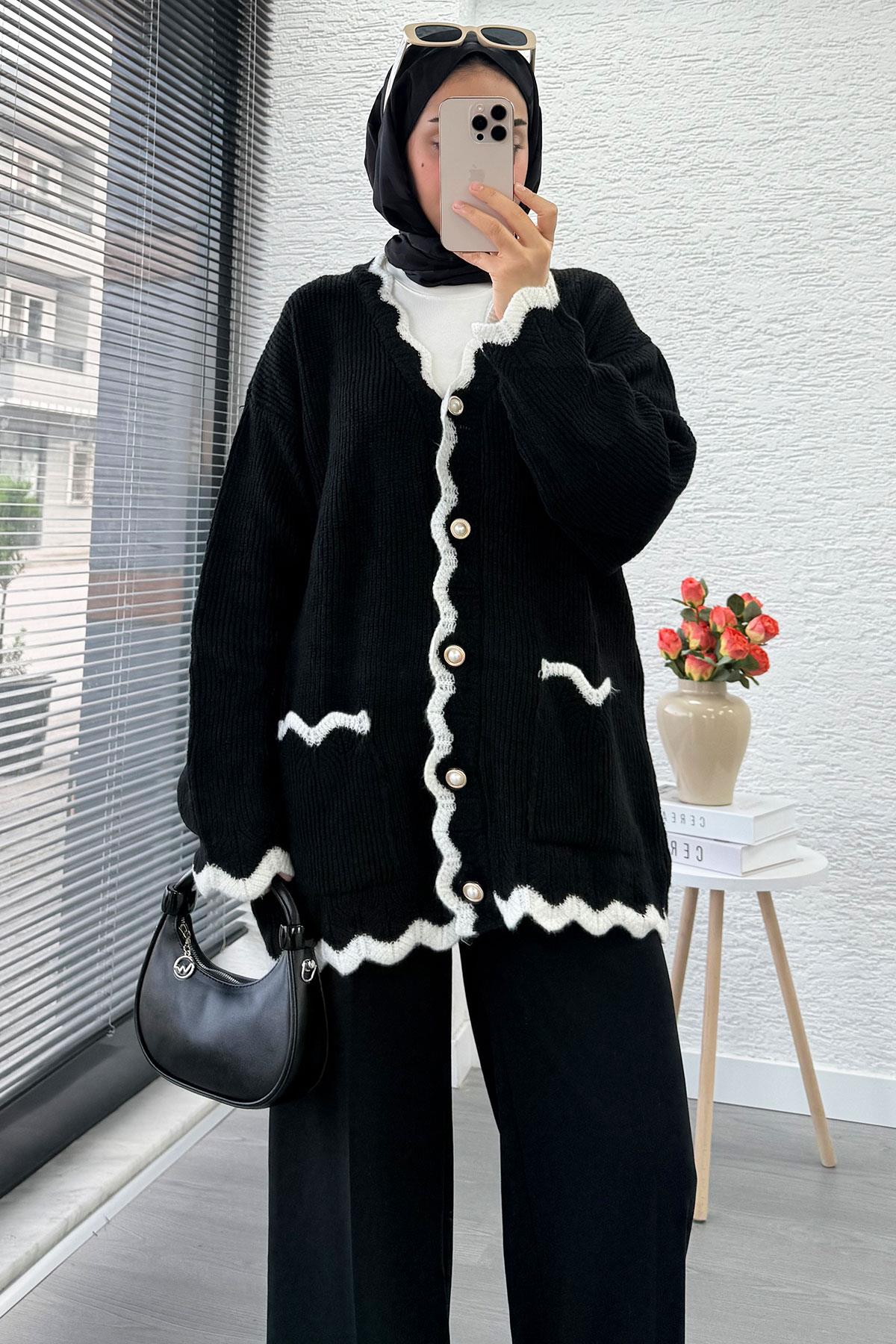 İnci Düğmeli Oversize Triko Hırka – Siyah