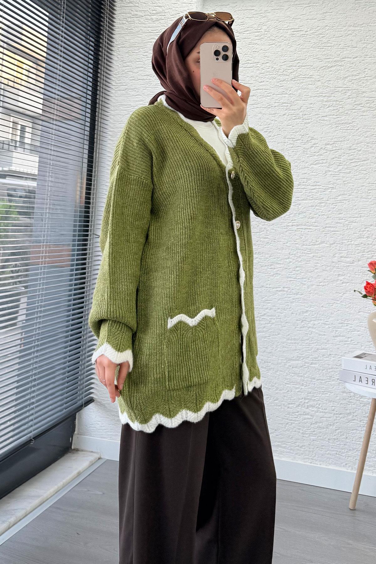 İnci Düğmeli Oversize Triko Hırka – Yağ Yeşili