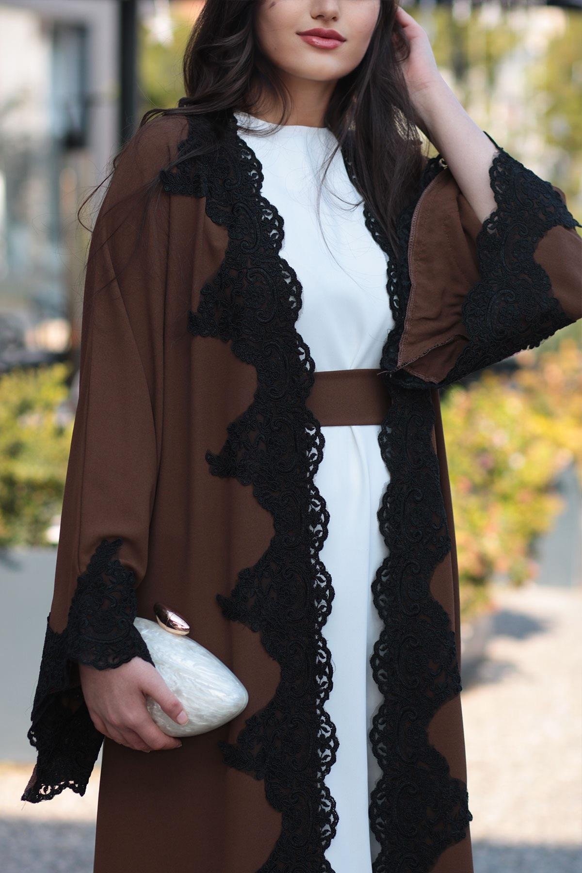 Kahverengi Güpür Detaylı Abaya