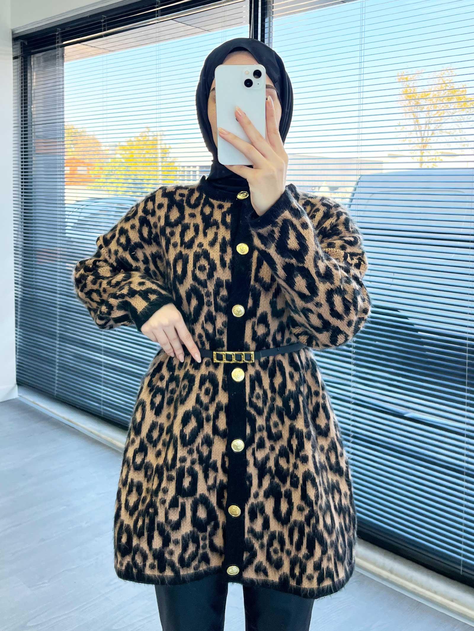 Kısa Leopar Desenli Hırka
