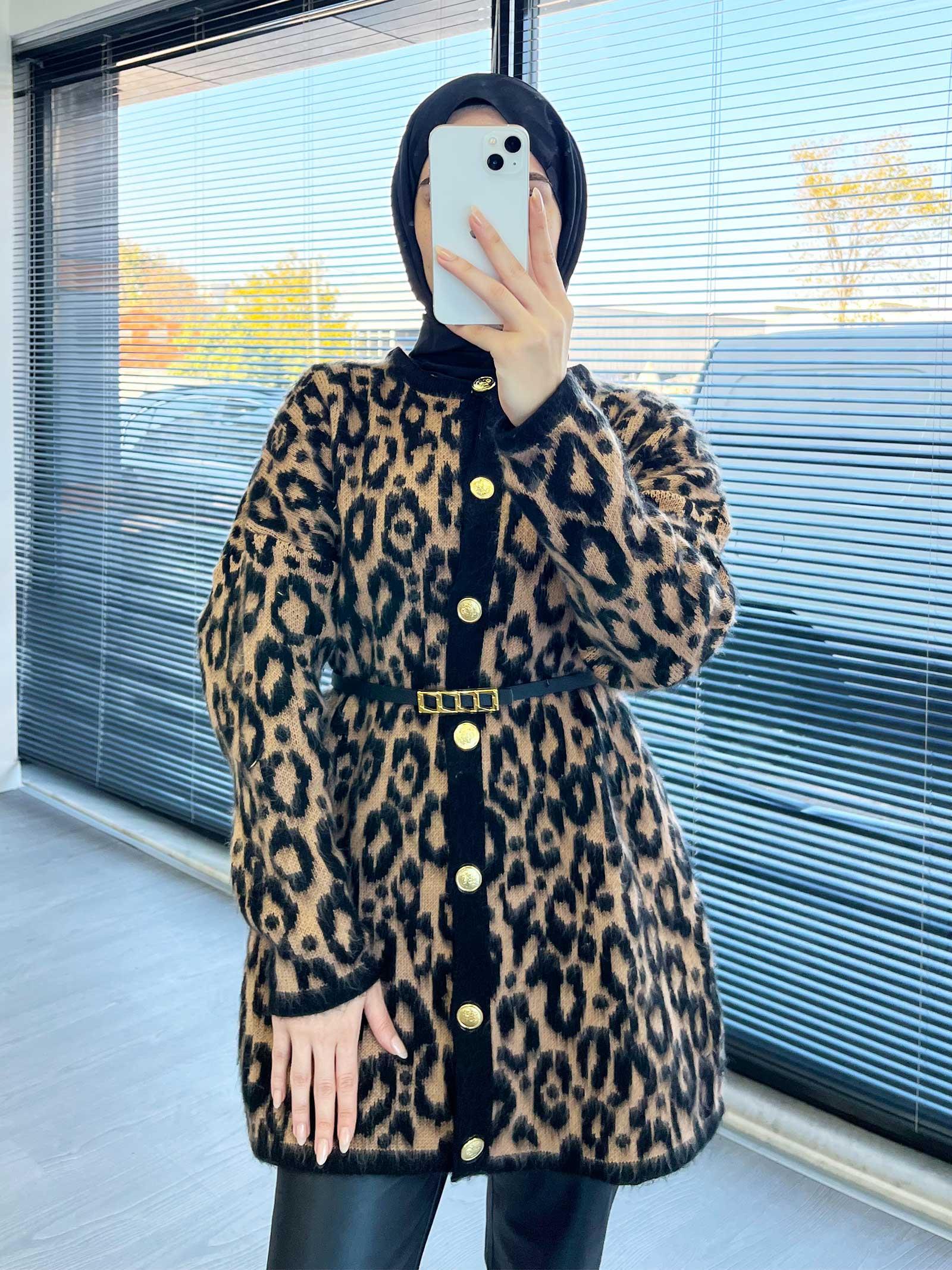 Kısa Leopar Desenli Hırka