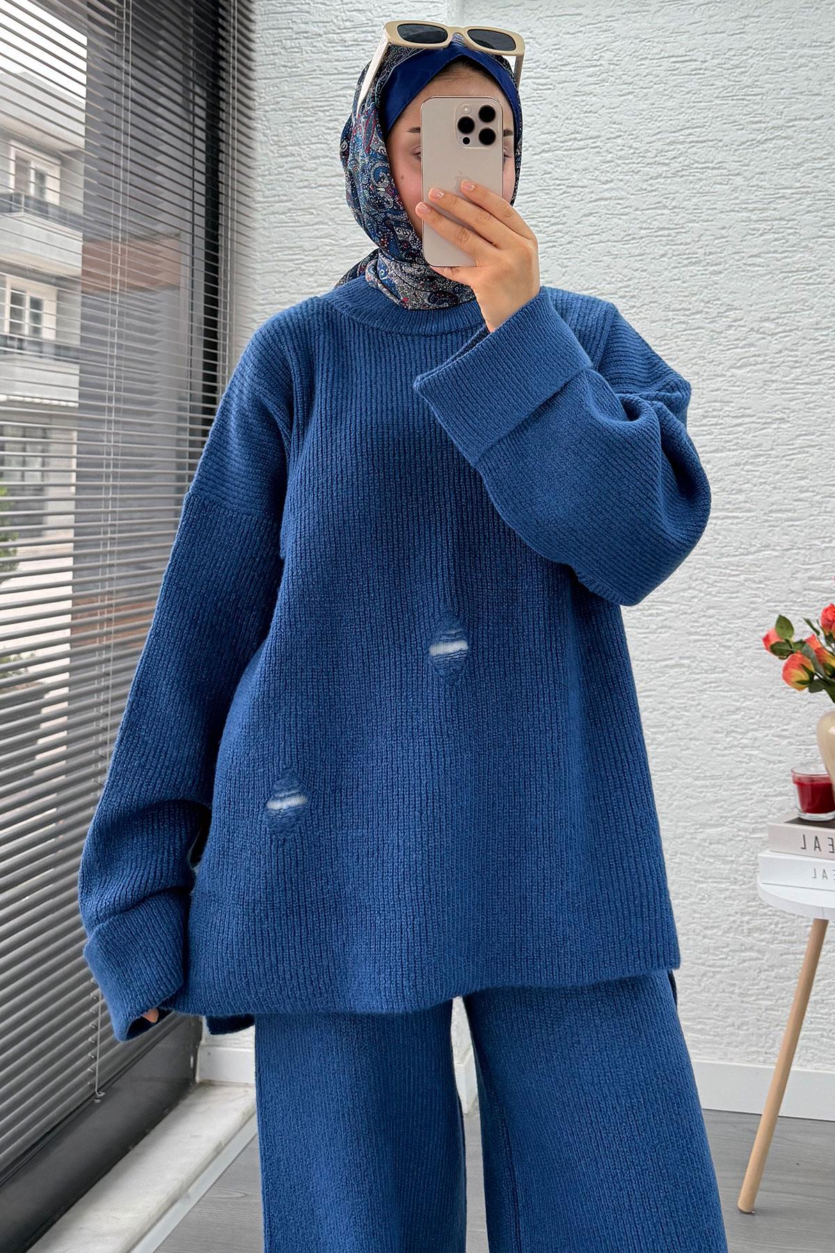 Kolu Katlı Yırtık Detaylı Tasarım Triko Takım – İndigo