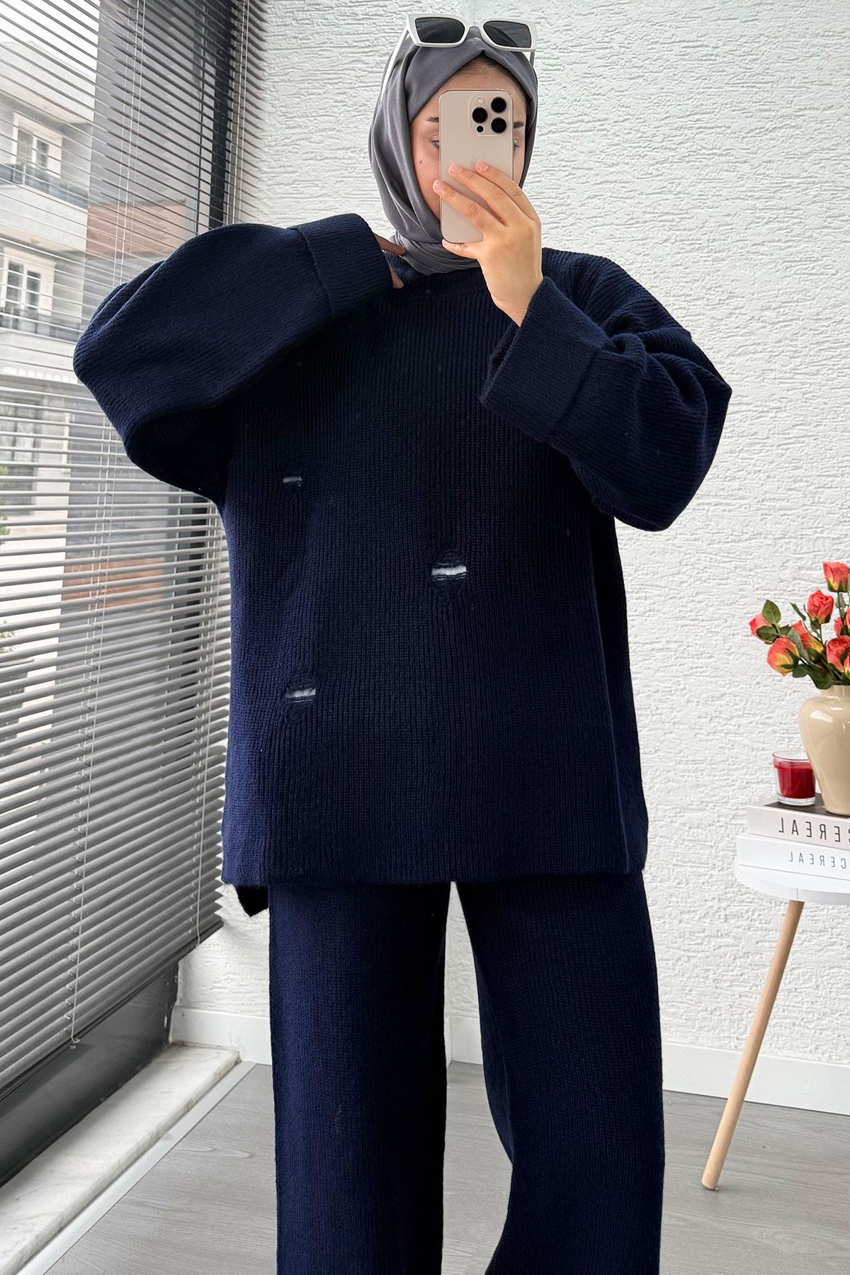 Kolu Katlı Yırtık Detaylı Tasarım Triko Takım – Lacivert