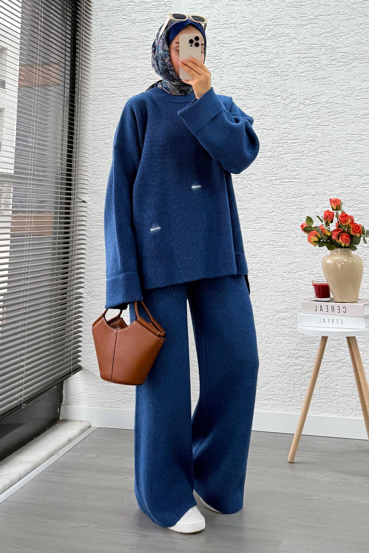 Kolu Katlı Yırtık Detaylı Tasarım Triko Takım – İndigo