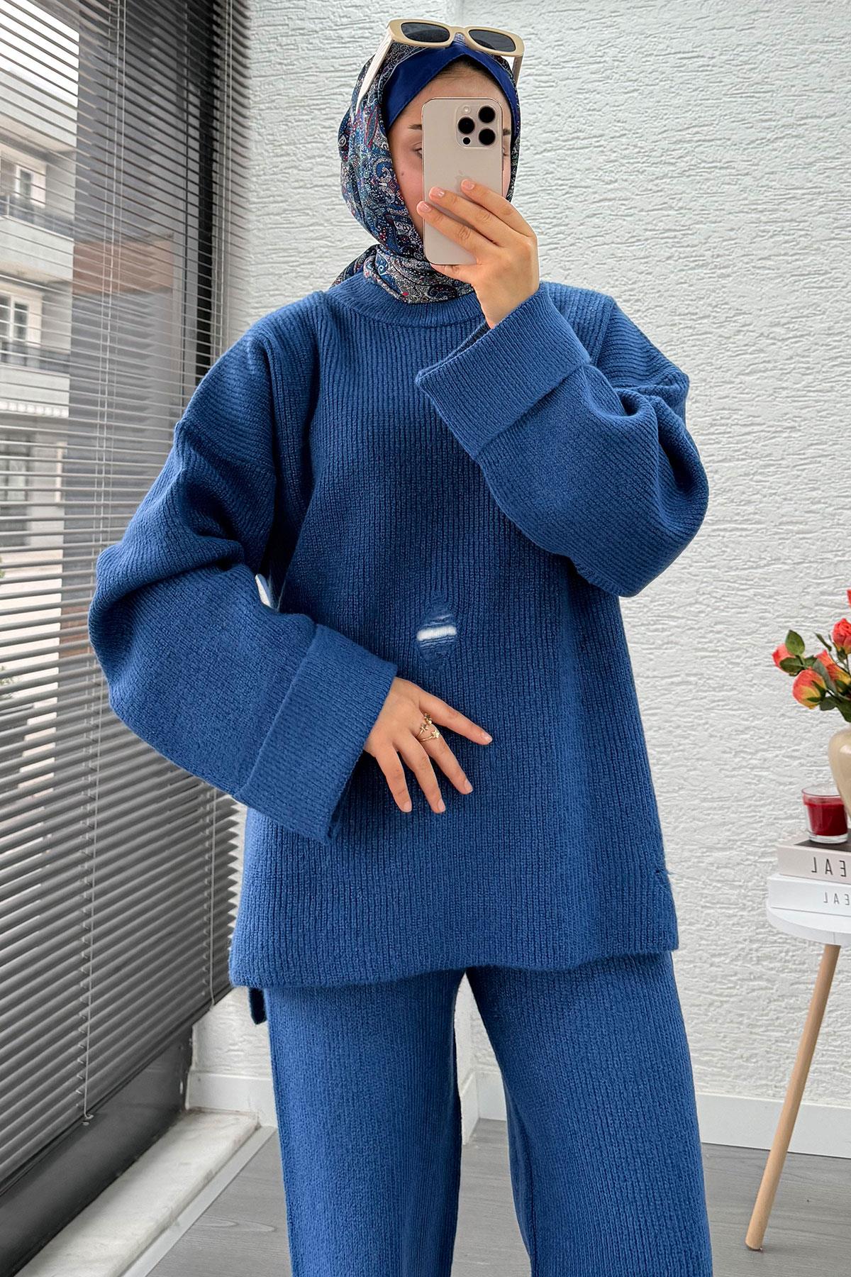 Kolu Katlı Yırtık Detaylı Tasarım Triko Takım – İndigo