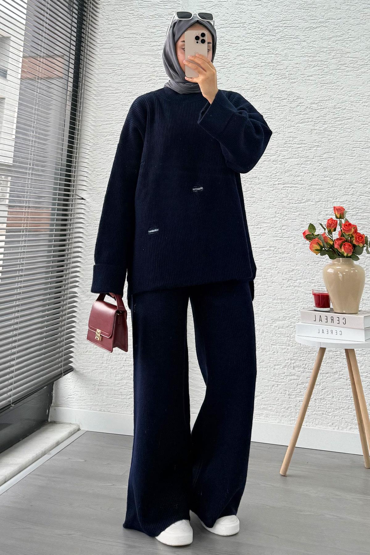 Kolu Katlı Yırtık Detaylı Tasarım Triko Takım – Lacivert