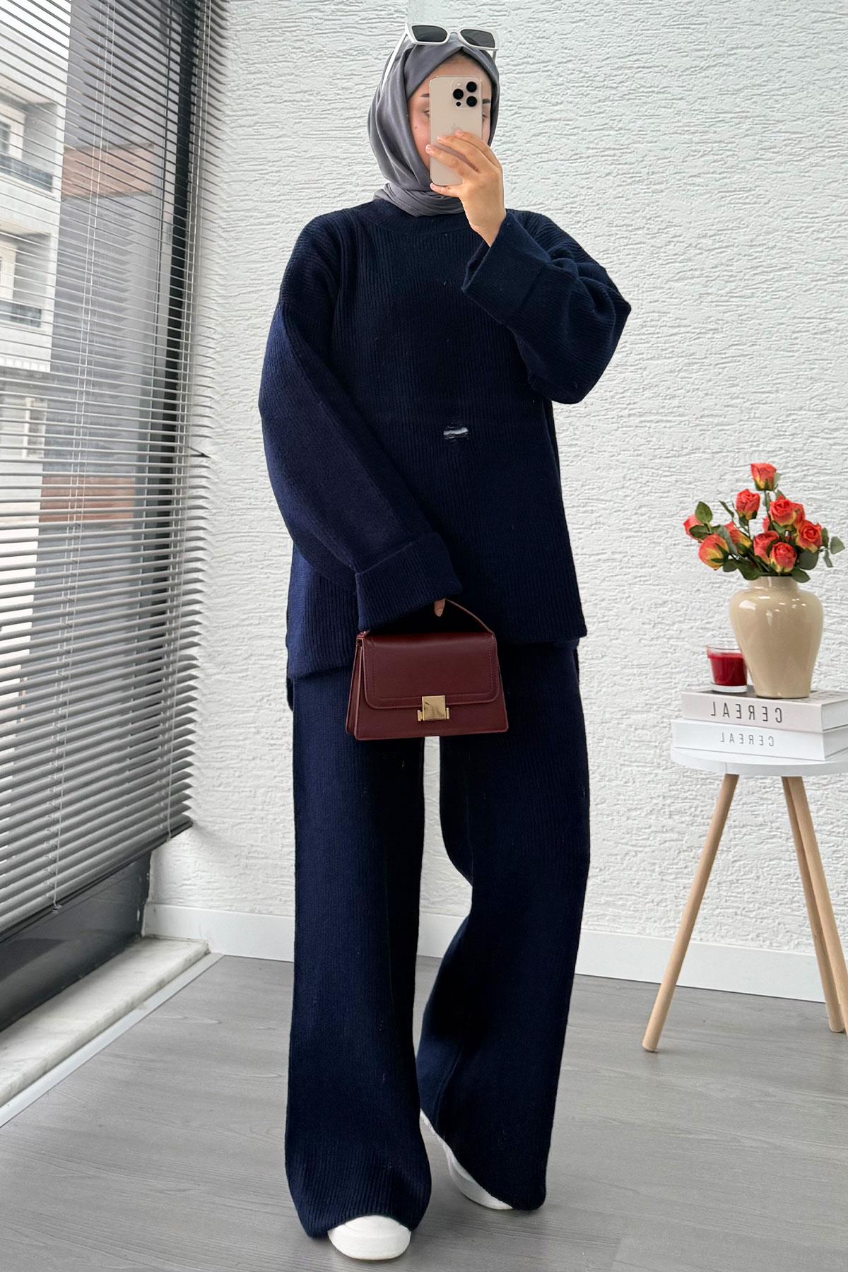 Kolu Katlı Yırtık Detaylı Tasarım Triko Takım – Lacivert