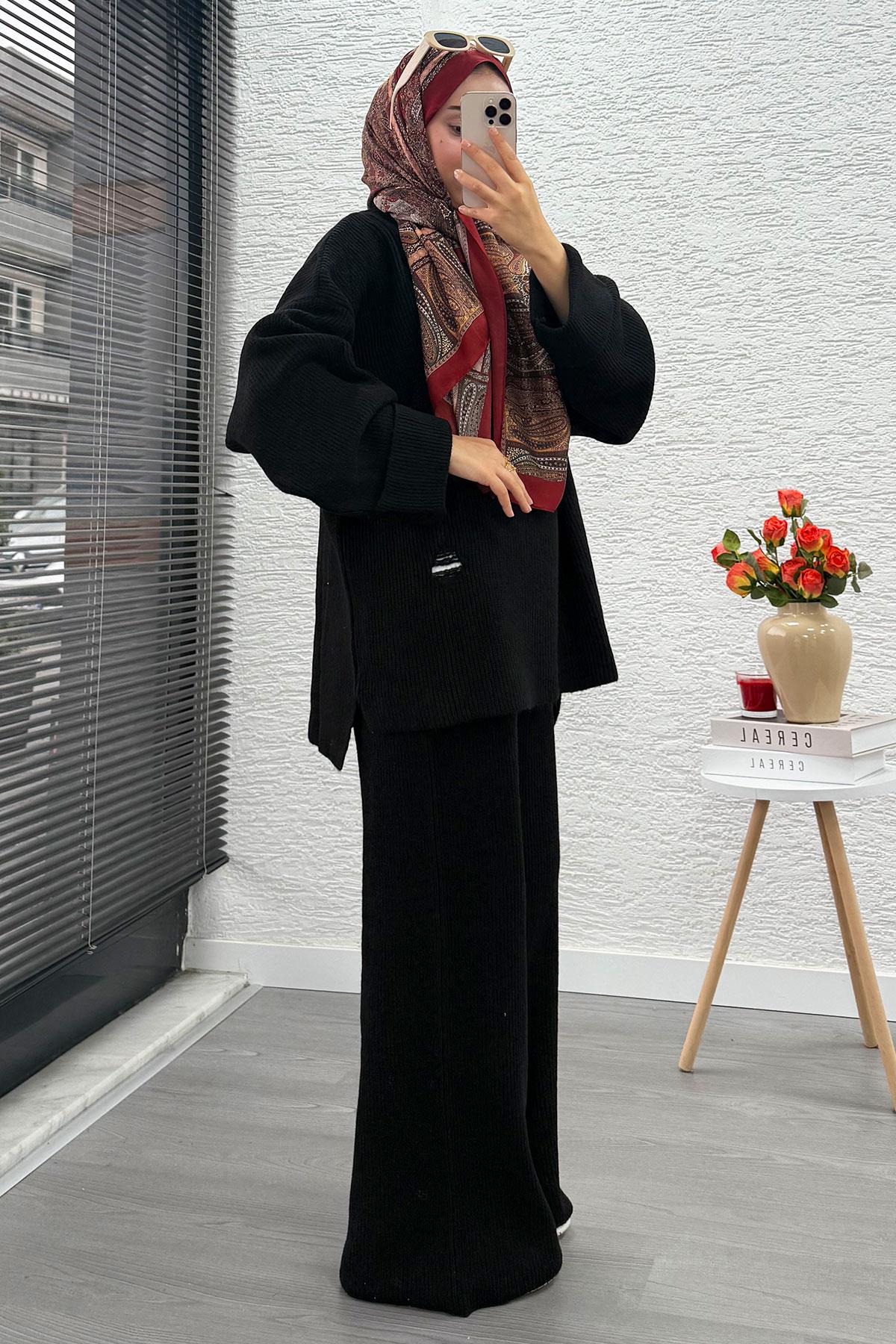 Kolu Katlı Yırtık Detaylı Tasarım Triko Takım – Siyah