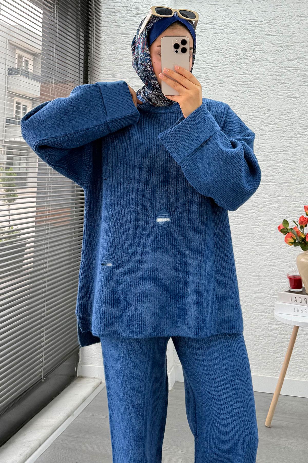 Kolu Katlı Yırtık Detaylı Tasarım Triko Takım – İndigo