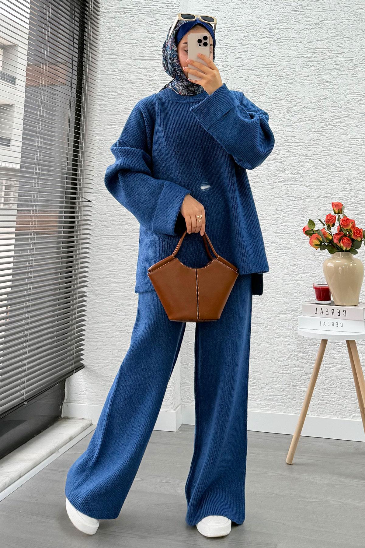 Kolu Katlı Yırtık Detaylı Tasarım Triko Takım – İndigo