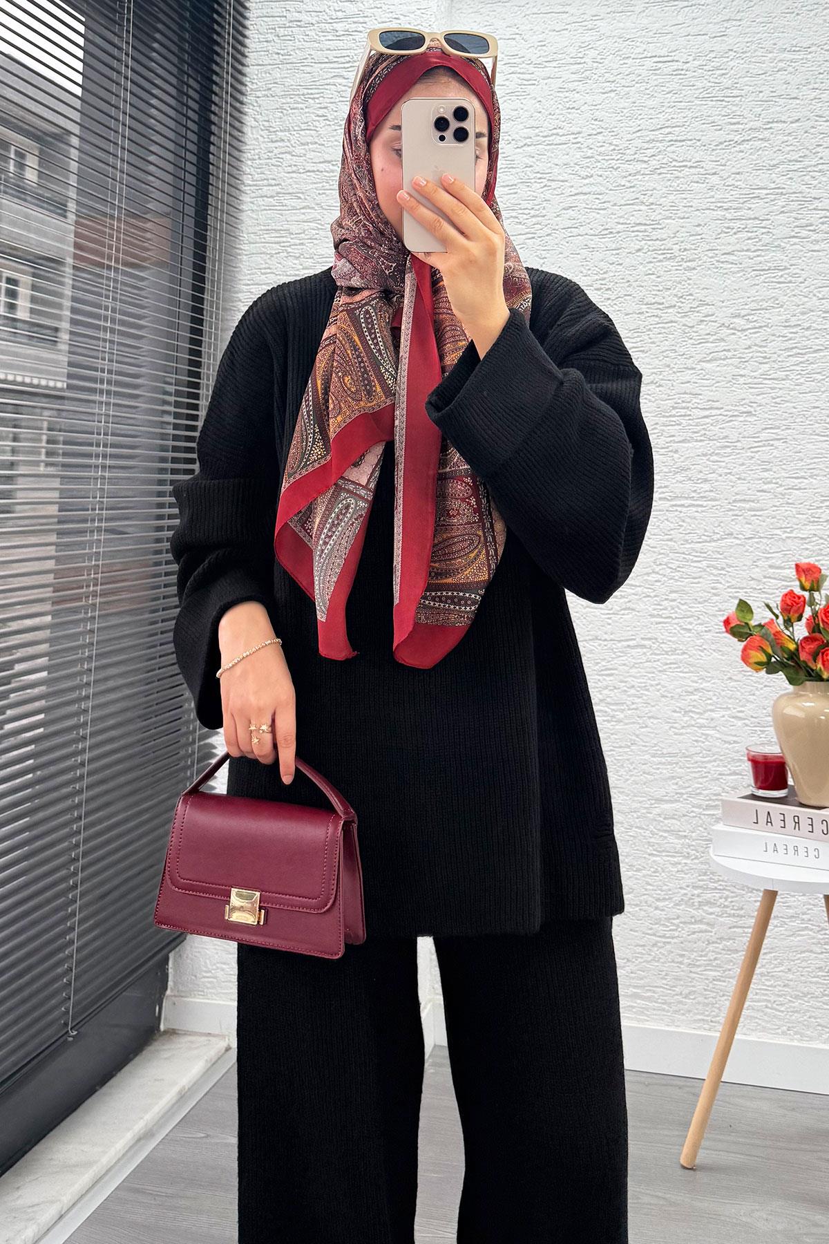 Kolu Katlı Yırtık Detaylı Tasarım Triko Takım – Siyah