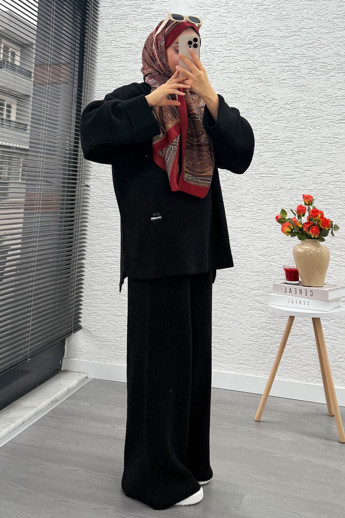 Kolu Katlı Yırtık Detaylı Tasarım Triko Takım – Siyah