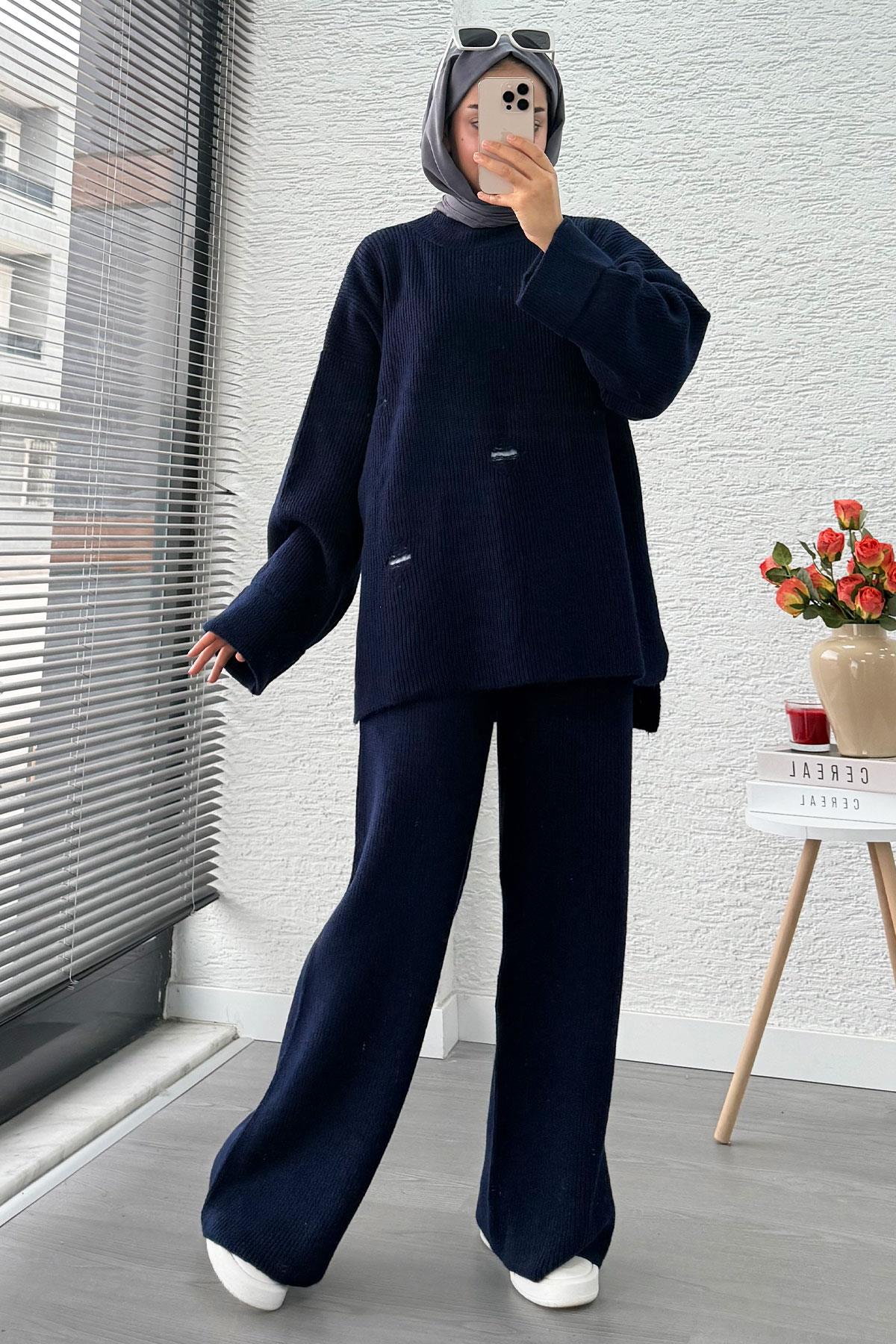 Kolu Katlı Yırtık Detaylı Tasarım Triko Takım – Lacivert