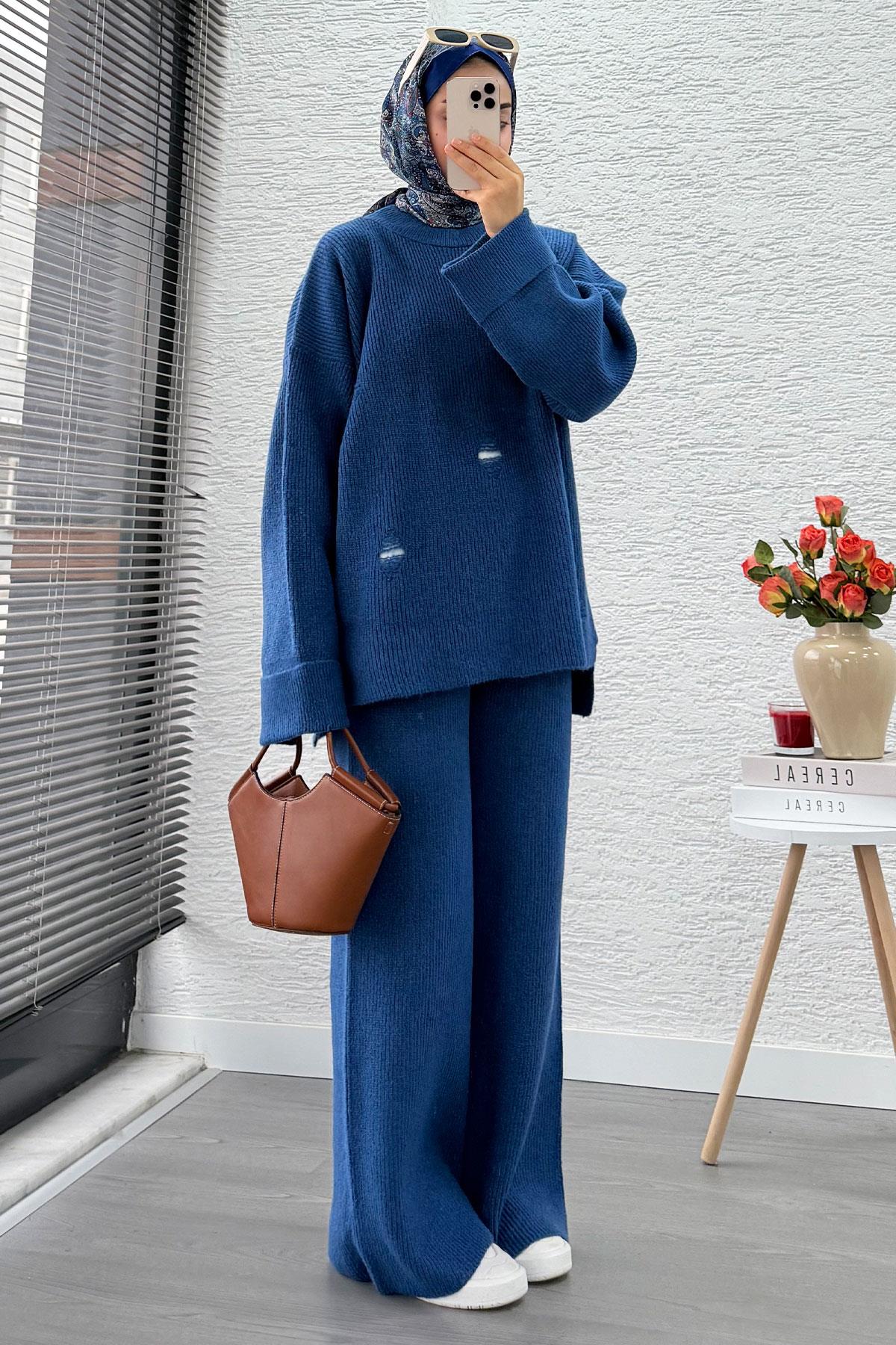 Kolu Katlı Yırtık Detaylı Tasarım Triko Takım – İndigo