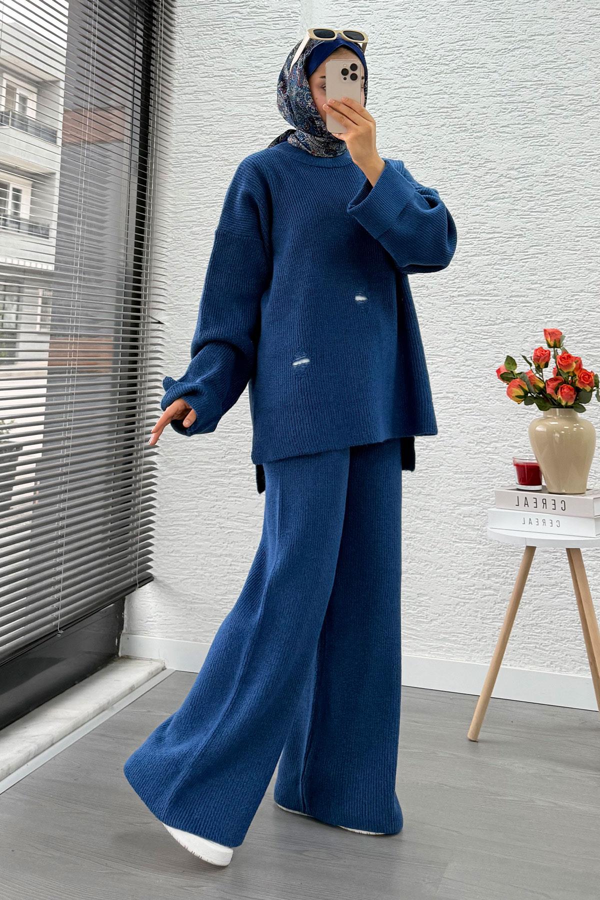 Kolu Katlı Yırtık Detaylı Tasarım Triko Takım – İndigo